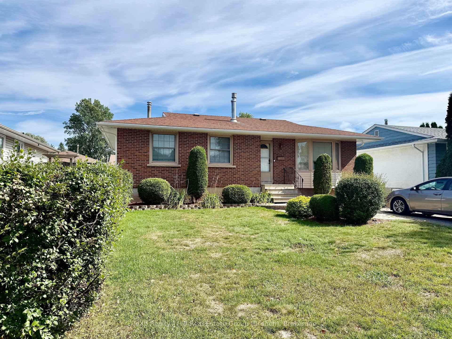 Photo 4 of 508 Cambrian Crescent, Thunder Bay, Northwood Park — HOMEH