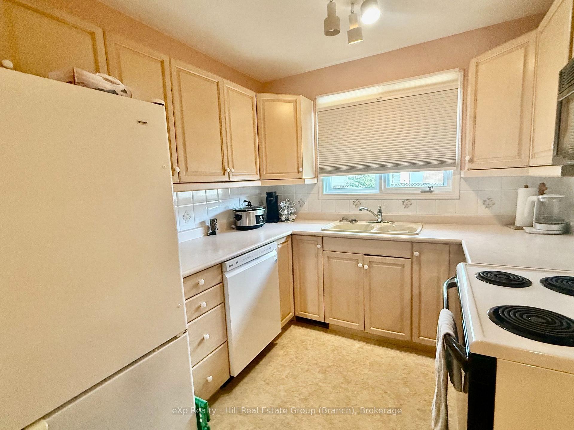 Photo 13 of 508 Cambrian Crescent, Thunder Bay, Northwood Park — HOMEH