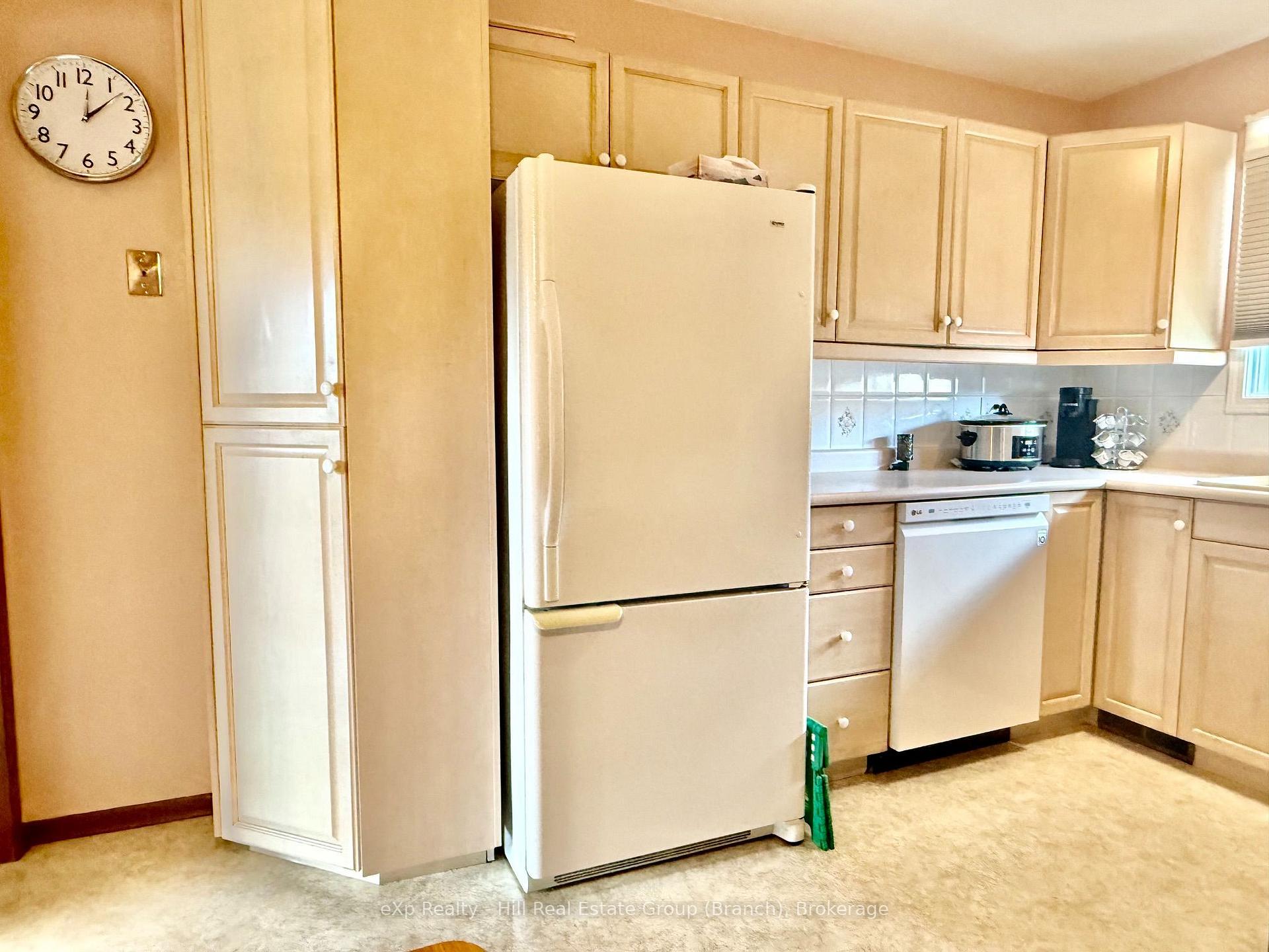 Photo 14 of 508 Cambrian Crescent, Thunder Bay, Northwood Park — HOMEH