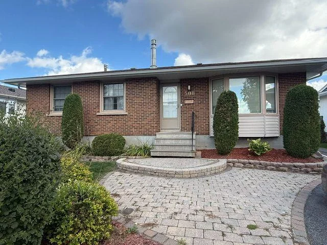 Photo 2 of 508 Cambrian Crescent, Thunder Bay, Northwood Park — HOMEH