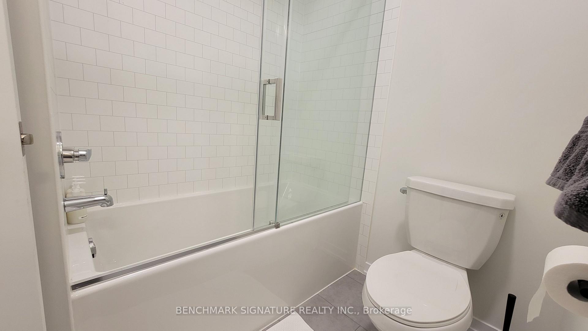 Photo 6 of 14 Big Willow Crescent, Richmond Hill, Rural Richmond Hill — HOMEH
