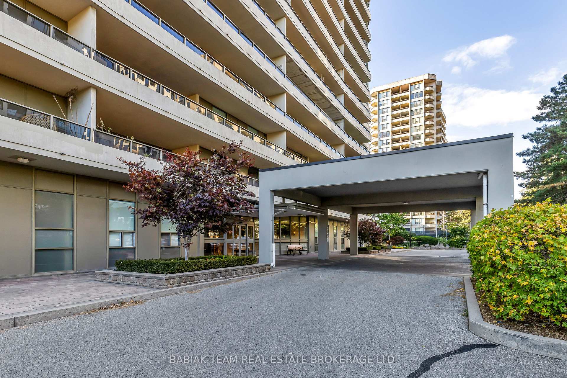 Photo 2 of Unit 705, 50 Quebec Avenue, Toronto, High Park North — HOMEH