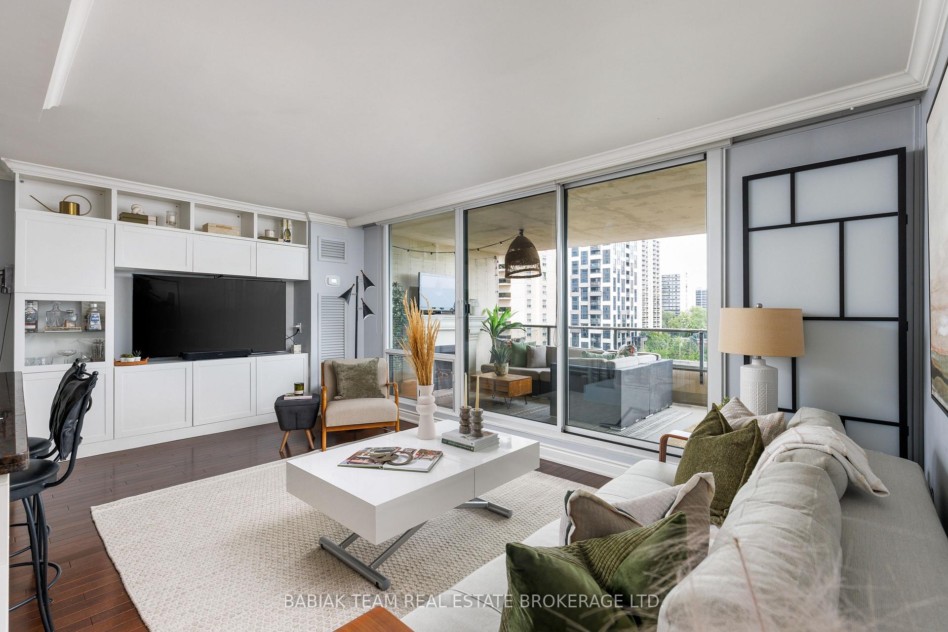 Photo 4 of Unit 705, 50 Quebec Avenue, Toronto, High Park North — HOMEH