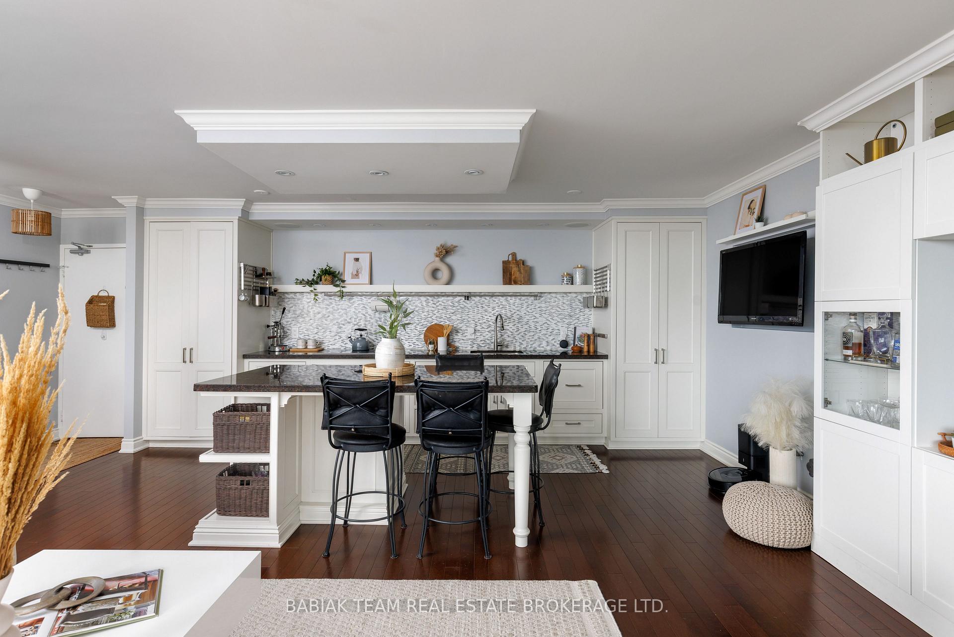 Photo 10 of Unit 705, 50 Quebec Avenue, Toronto, High Park North — HOMEH
