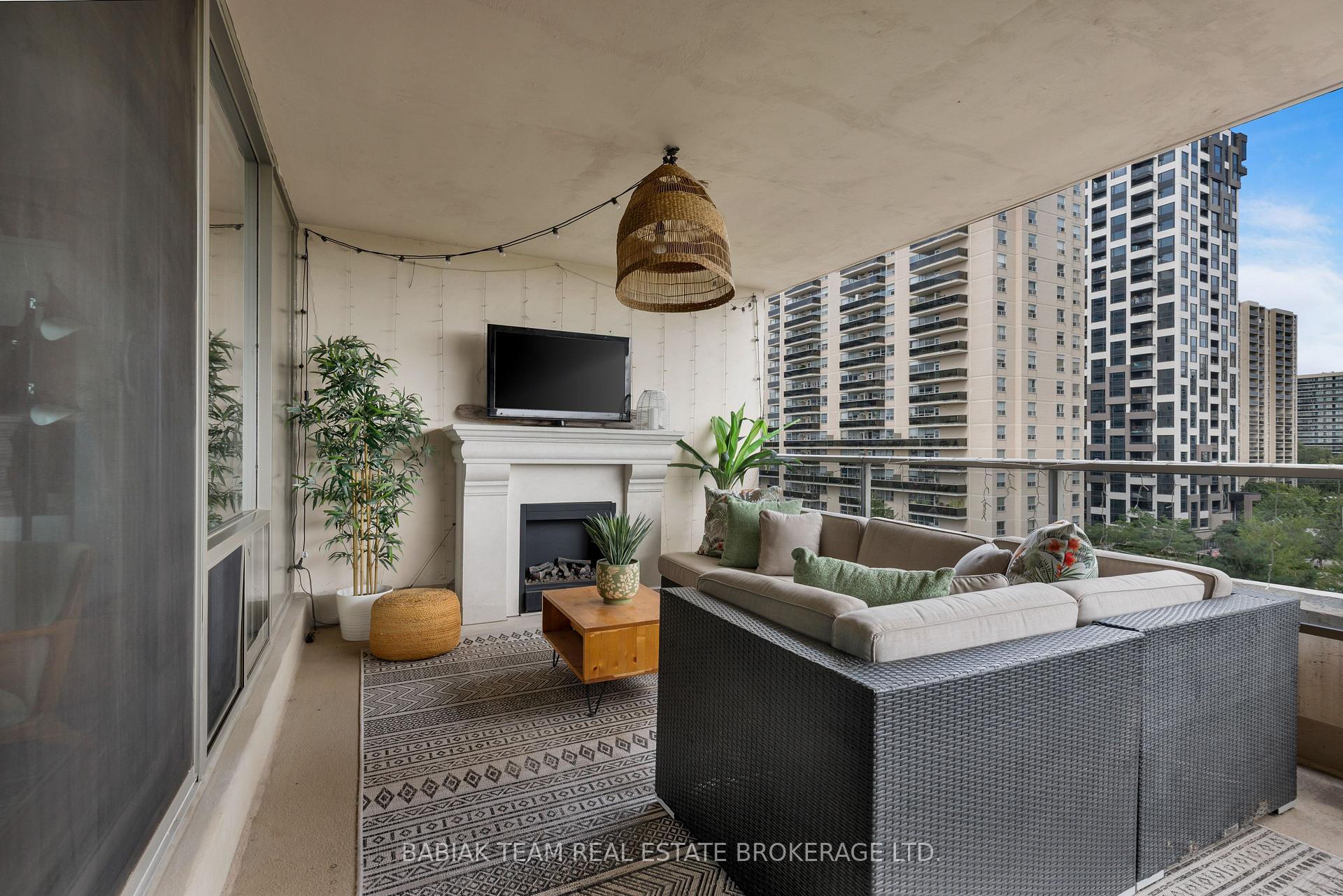 Photo 24 of Unit 705, 50 Quebec Avenue, Toronto, High Park North — HOMEH