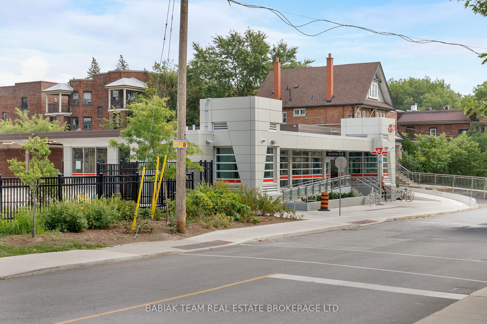 Photo 35 of Unit 705, 50 Quebec Avenue, Toronto, High Park North — HOMEH