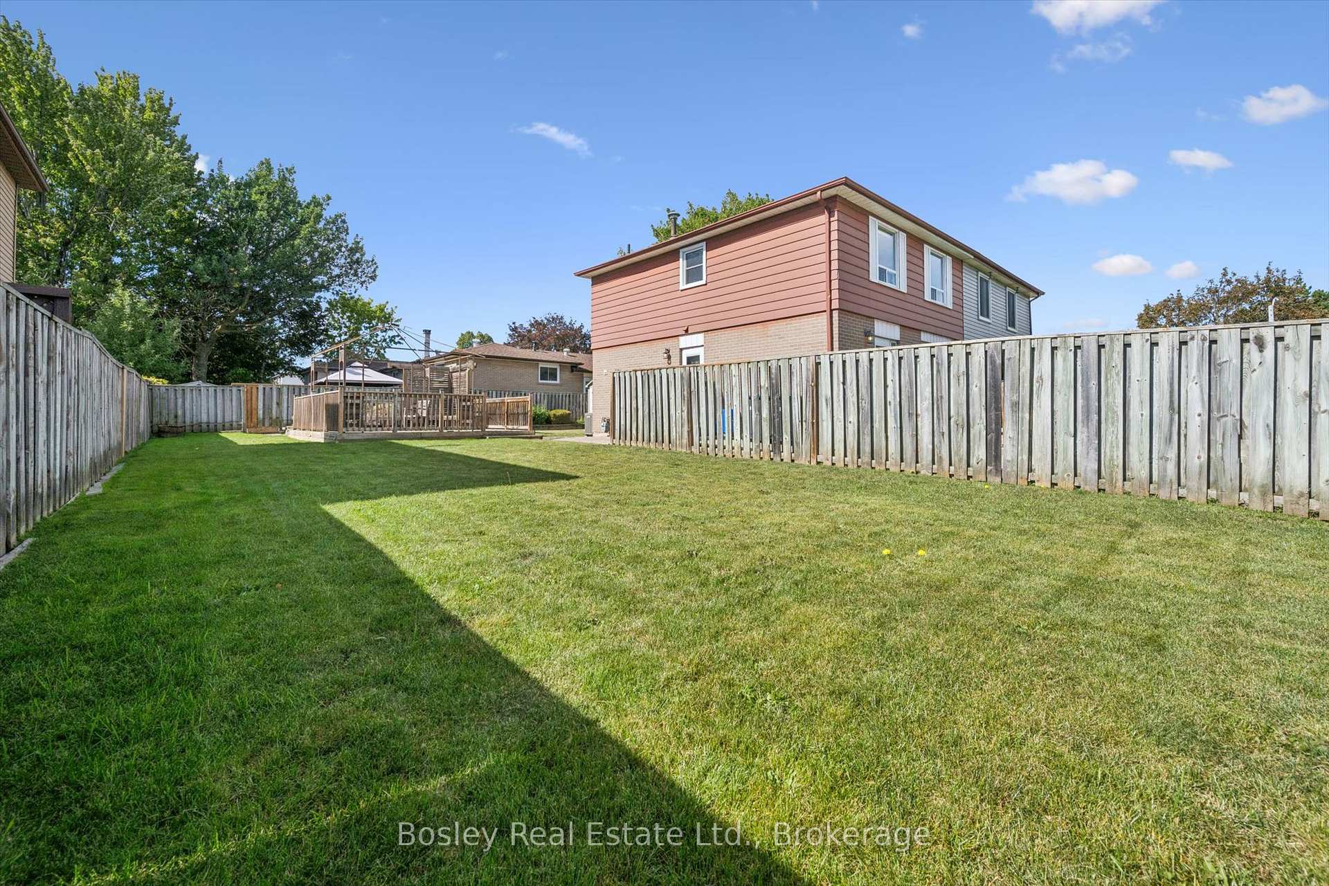 Photo 2 of 103 Folkstone Crescent, Brampton, Southgate — HOMEH
