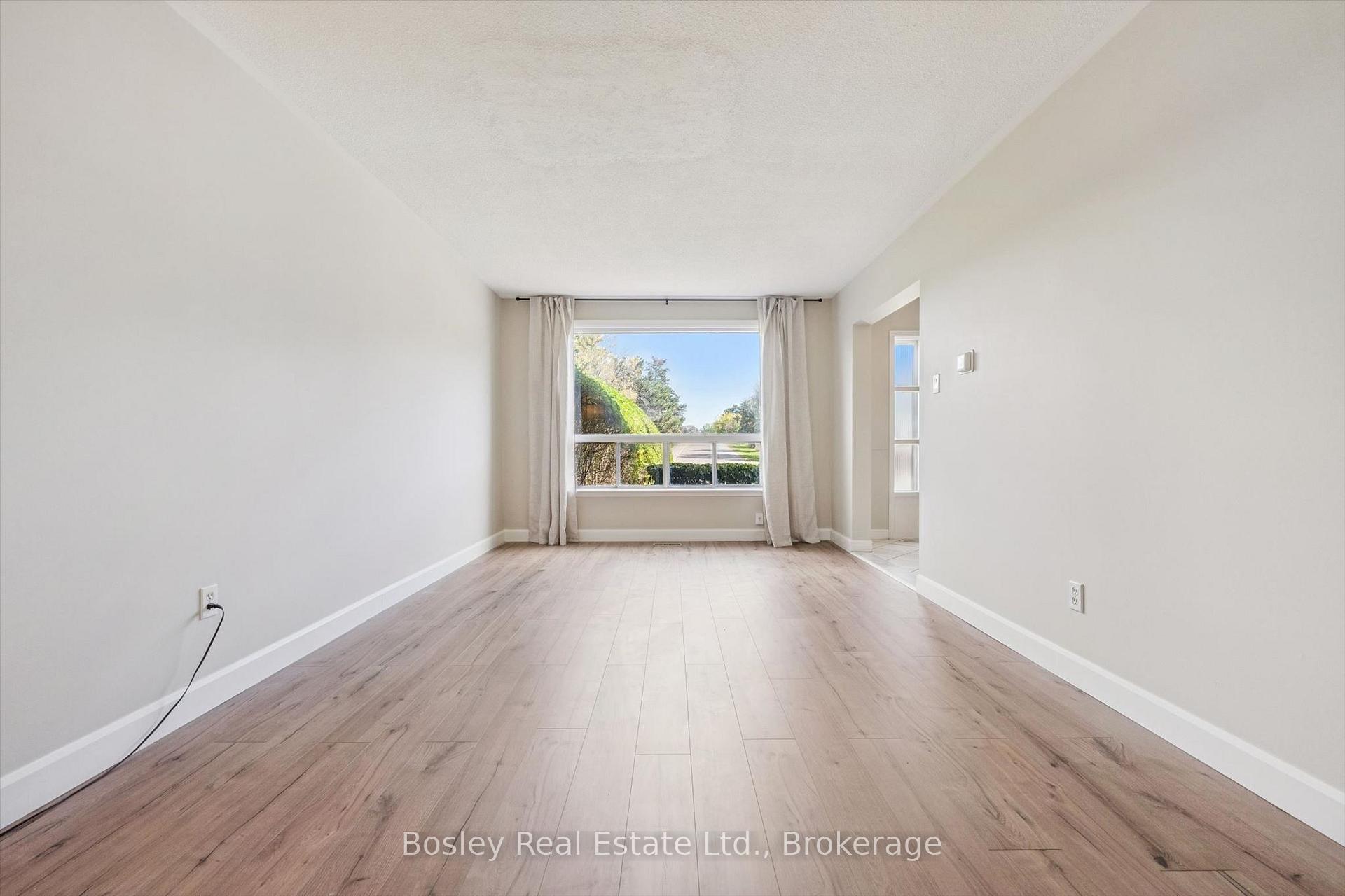 Photo 7 of 103 Folkstone Crescent, Brampton, Southgate — HOMEH