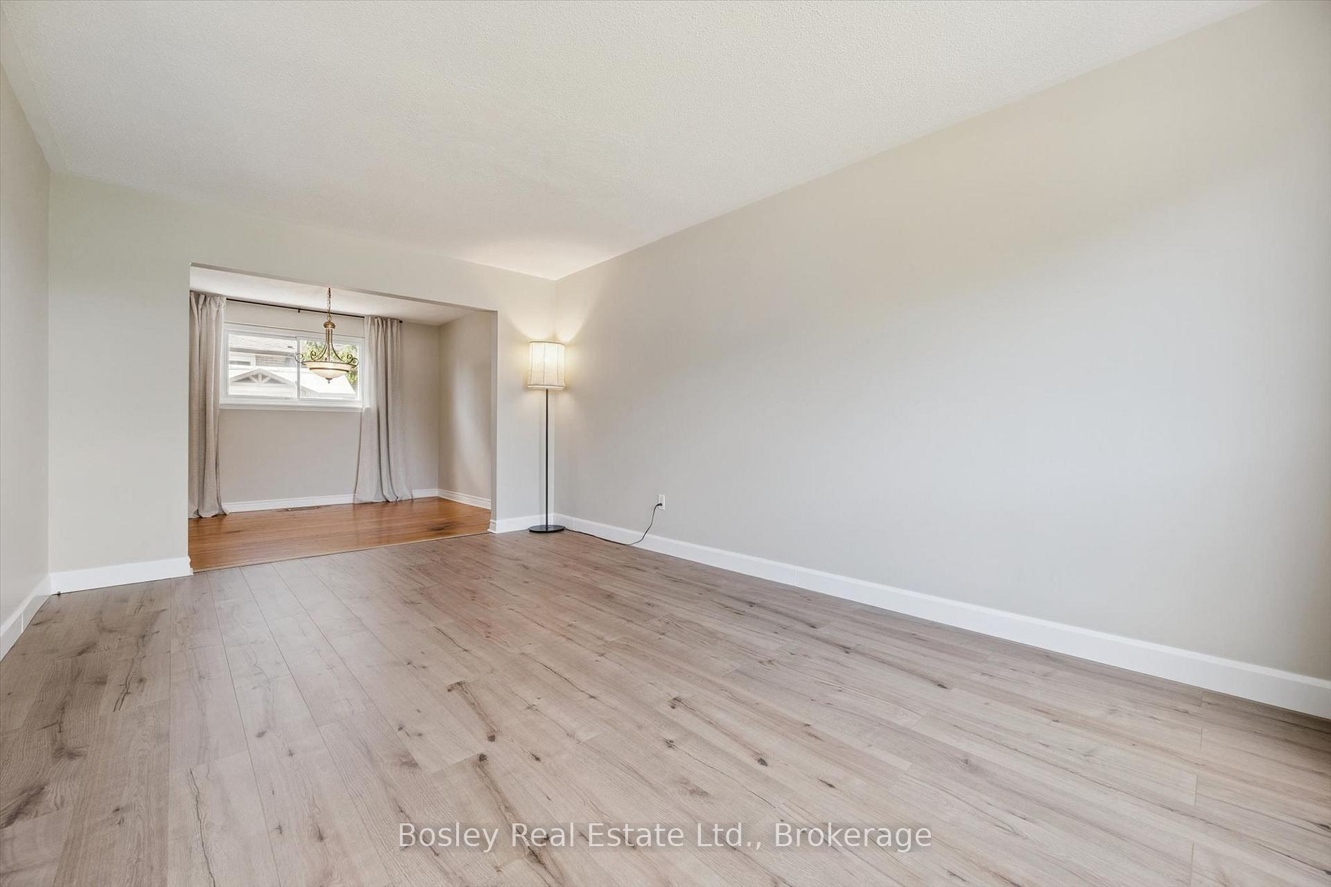 Photo 10 of 103 Folkstone Crescent, Brampton, Southgate — HOMEH