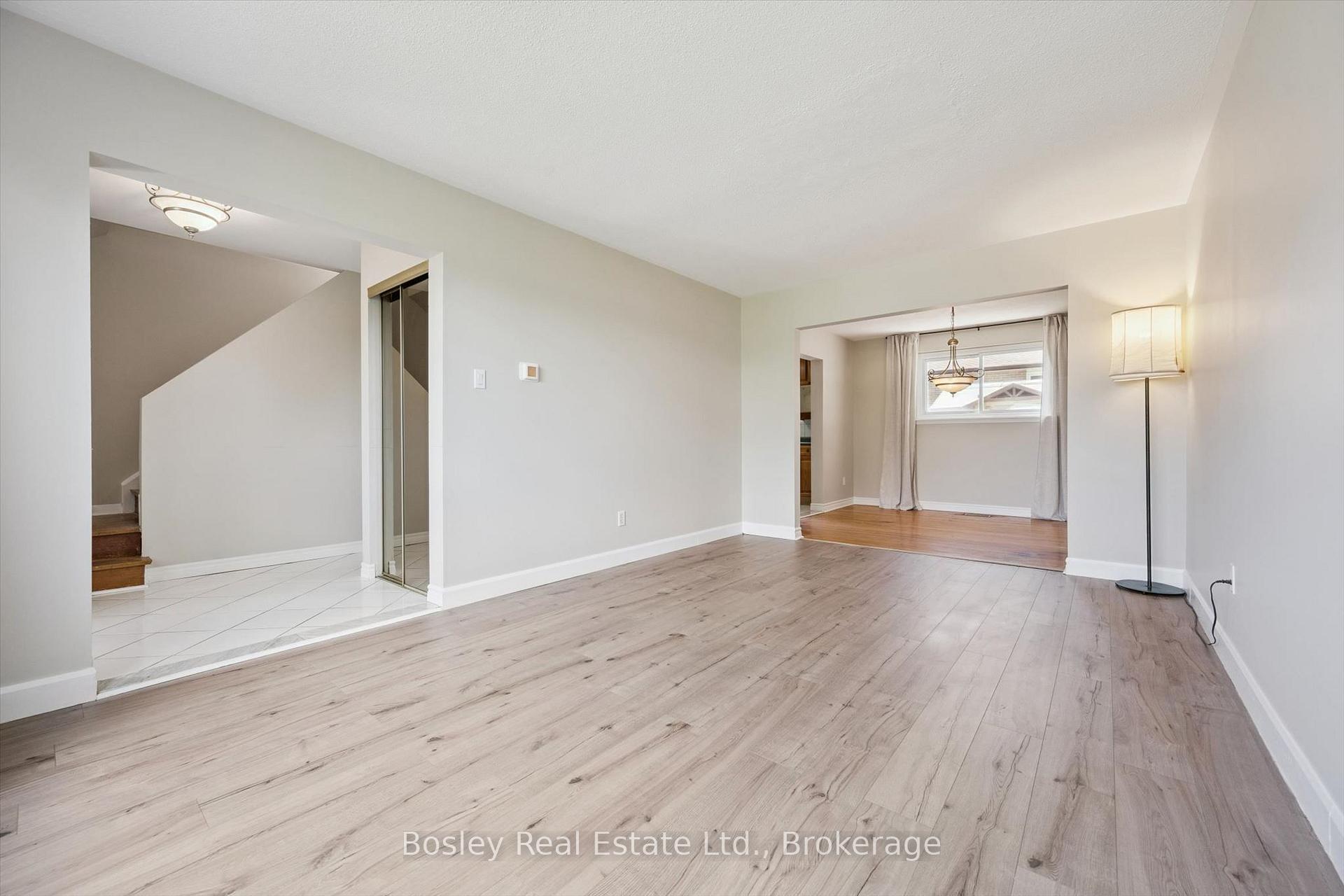 Photo 11 of 103 Folkstone Crescent, Brampton, Southgate — HOMEH
