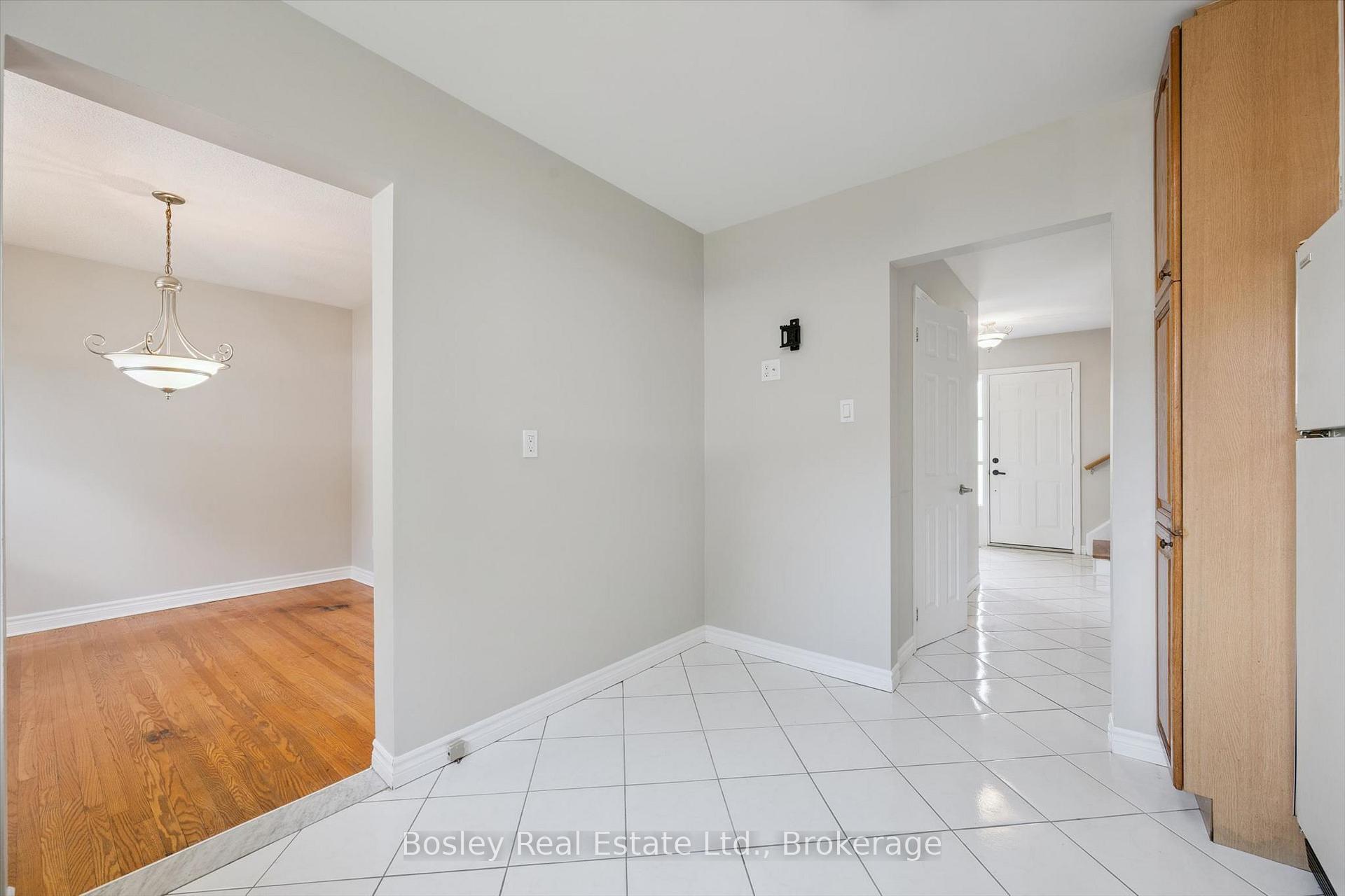 Photo 13 of 103 Folkstone Crescent, Brampton, Southgate — HOMEH