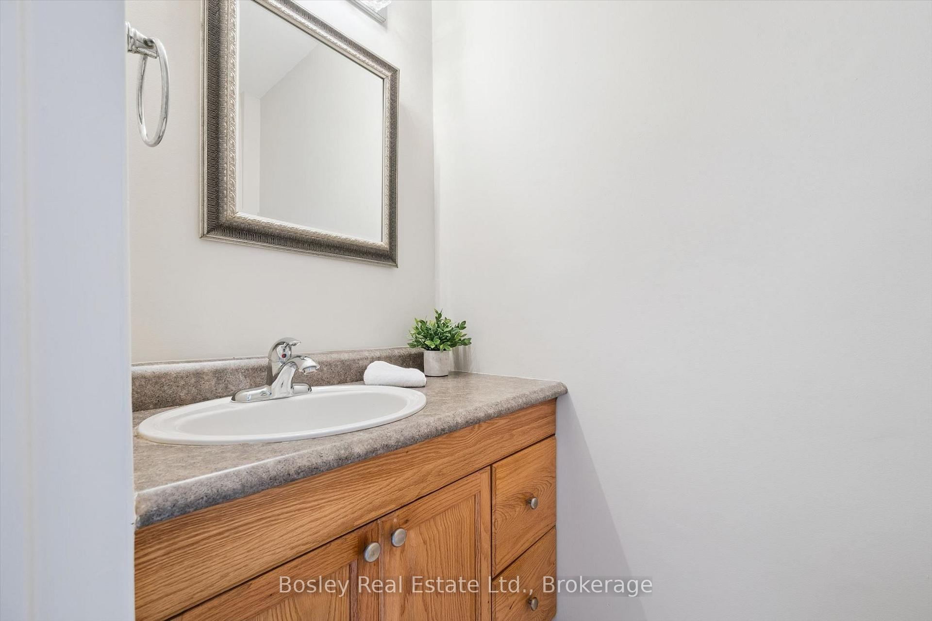 Photo 16 of 103 Folkstone Crescent, Brampton, Southgate — HOMEH