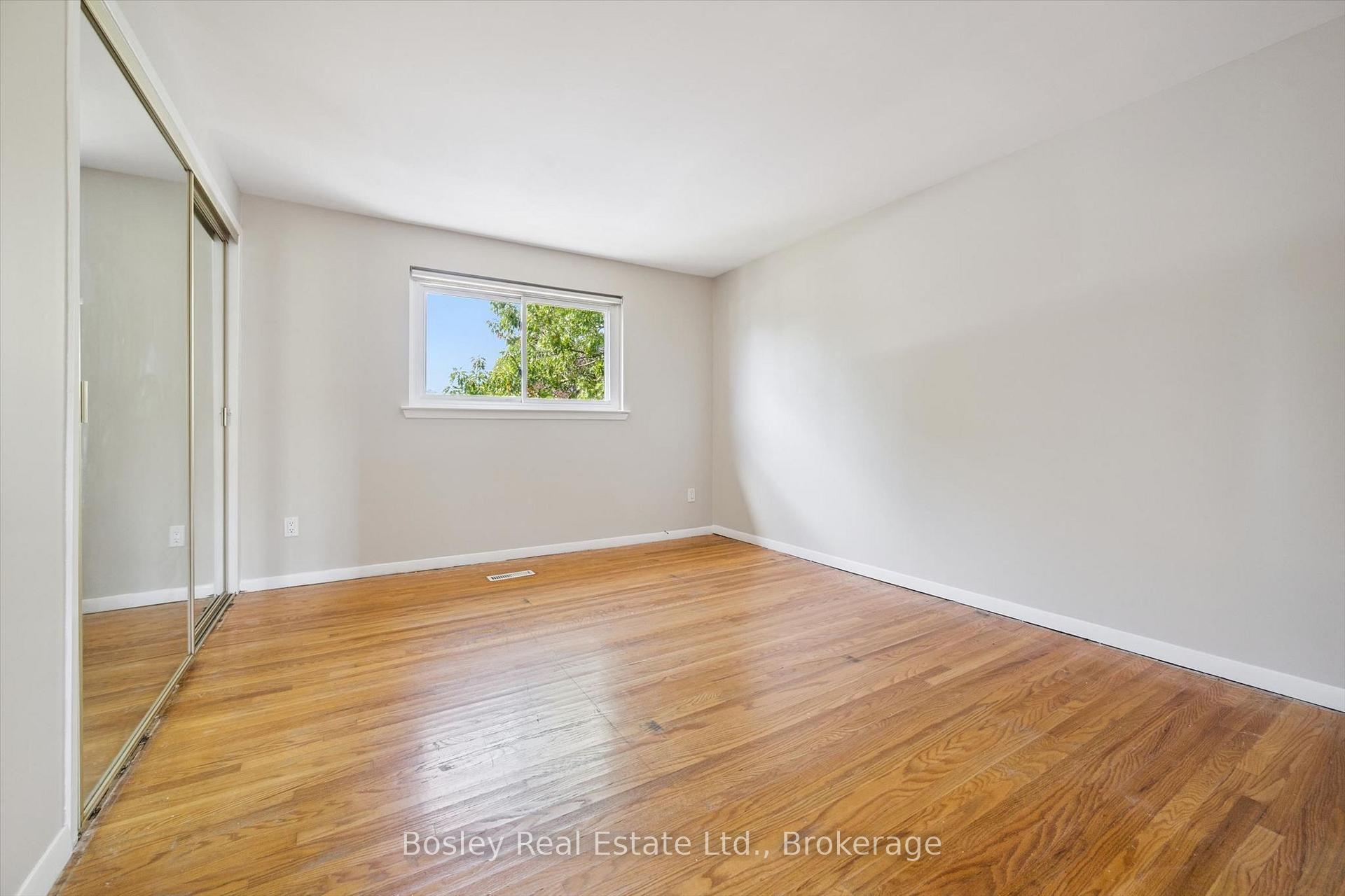 Photo 19 of 103 Folkstone Crescent, Brampton, Southgate — HOMEH