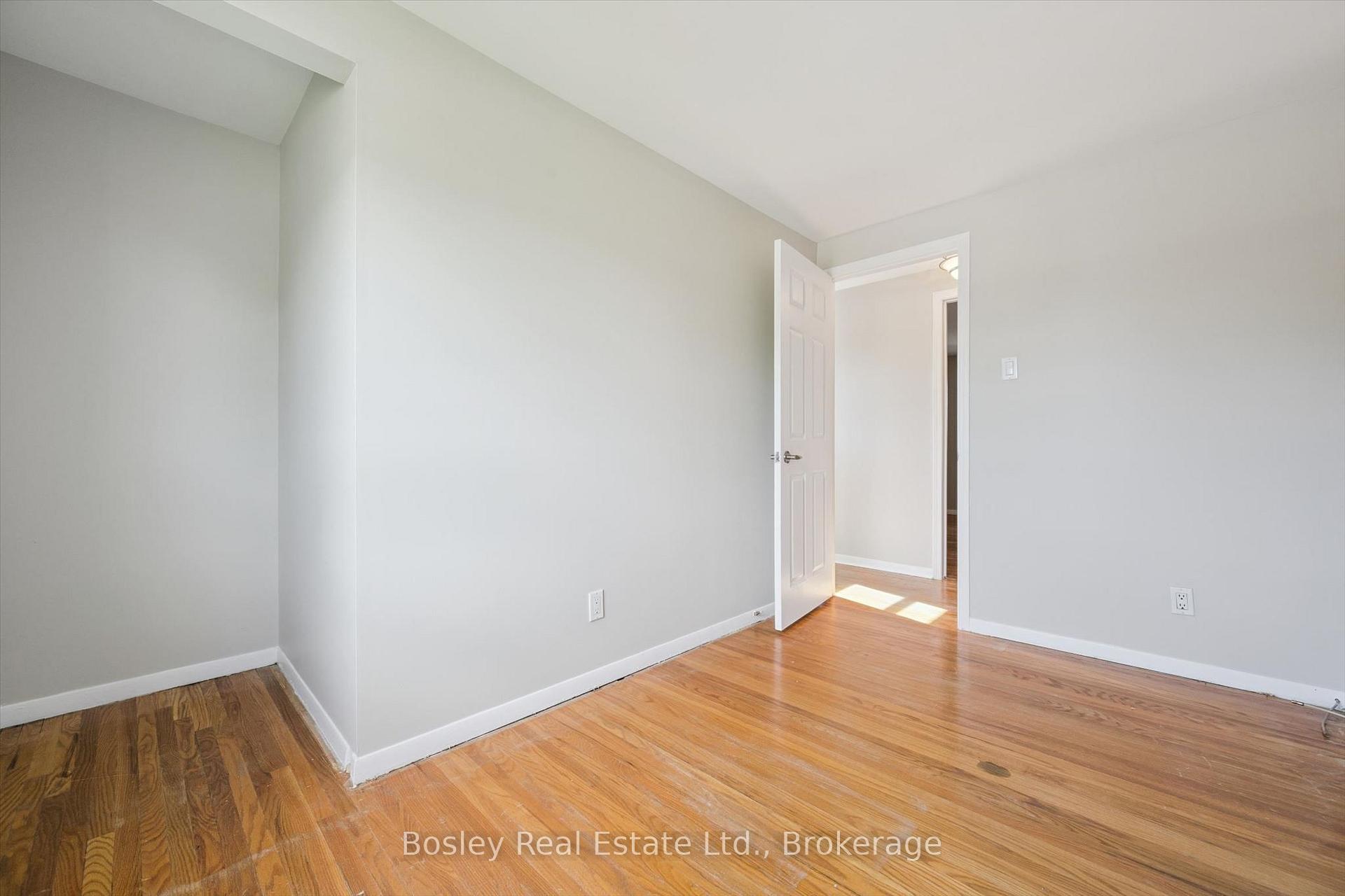 Photo 25 of 103 Folkstone Crescent, Brampton, Southgate — HOMEH