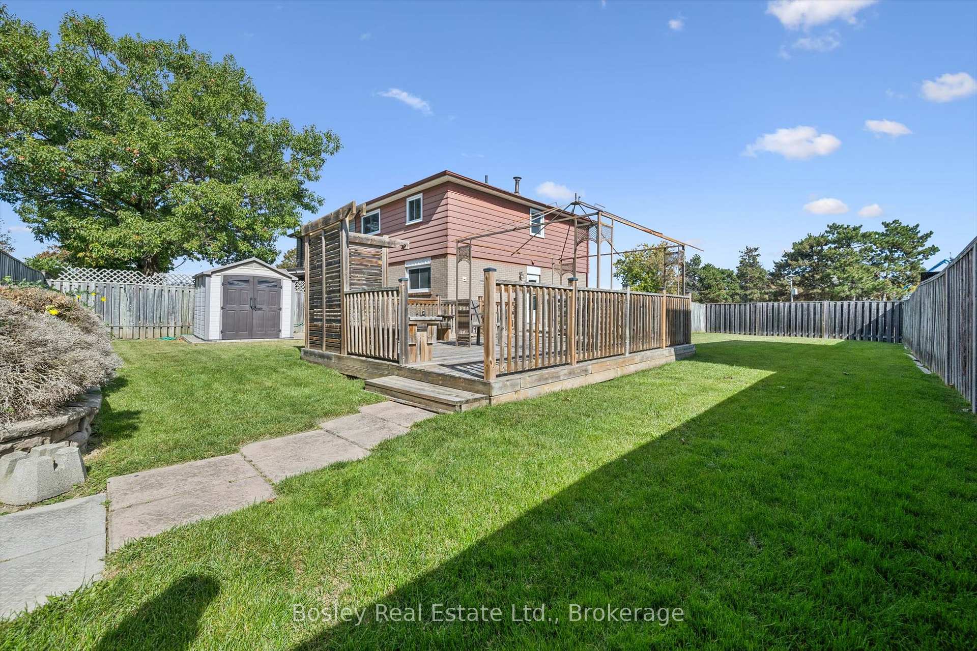 Photo 37 of 103 Folkstone Crescent, Brampton, Southgate — HOMEH