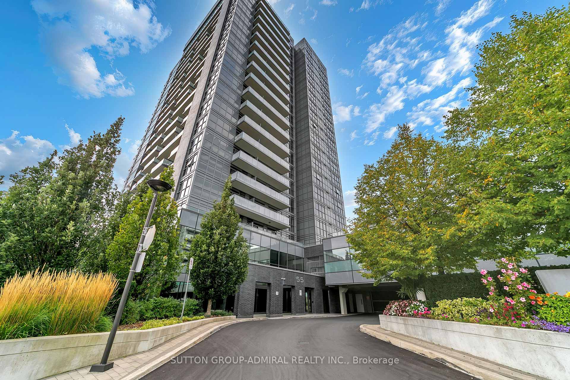 Photo 4 of Unit 1005, 55 Oneida Crescent, Richmond Hill, Langstaff — HOMEH