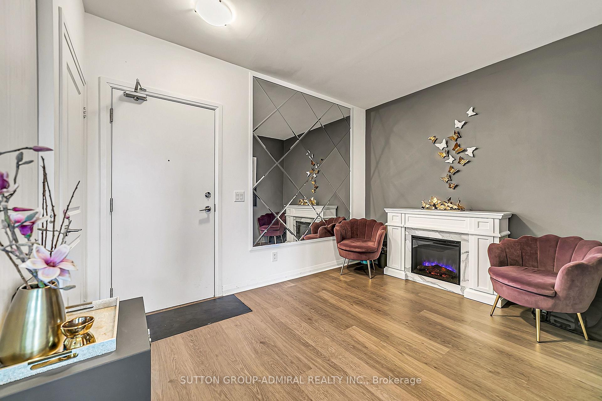 Photo 8 of Unit 1005, 55 Oneida Crescent, Richmond Hill, Langstaff — HOMEH