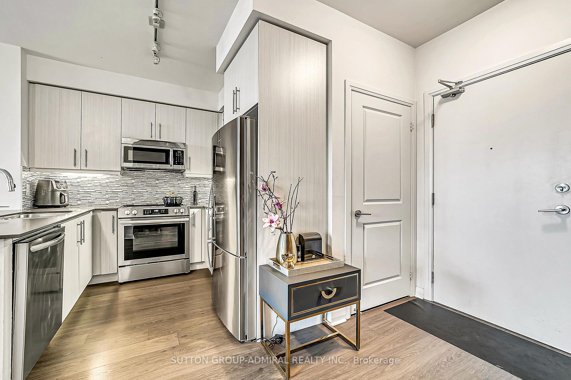 Photo 9 of Unit 1005, 55 Oneida Crescent, Richmond Hill, Langstaff — HOMEH