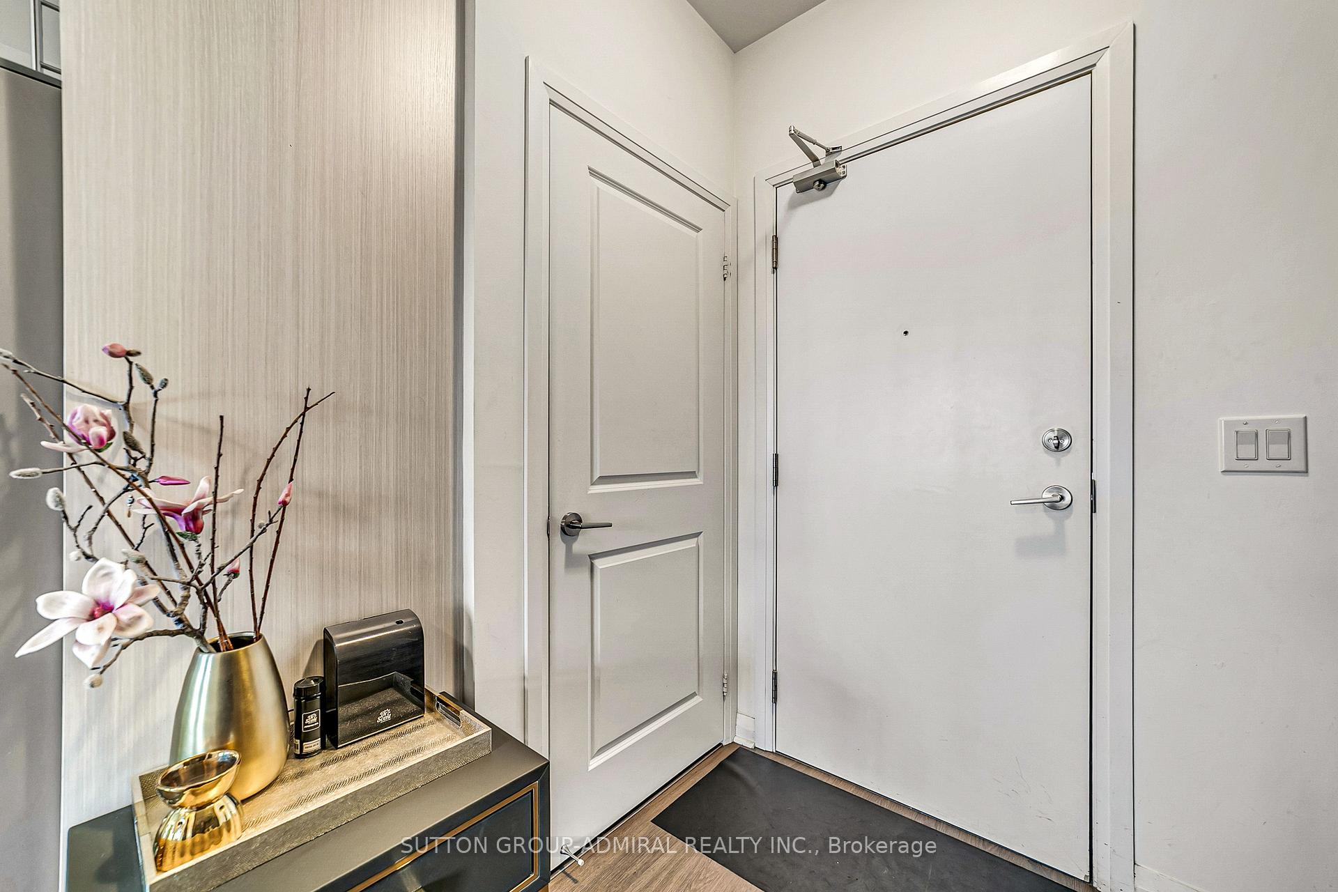Photo 10 of Unit 1005, 55 Oneida Crescent, Richmond Hill, Langstaff — HOMEH