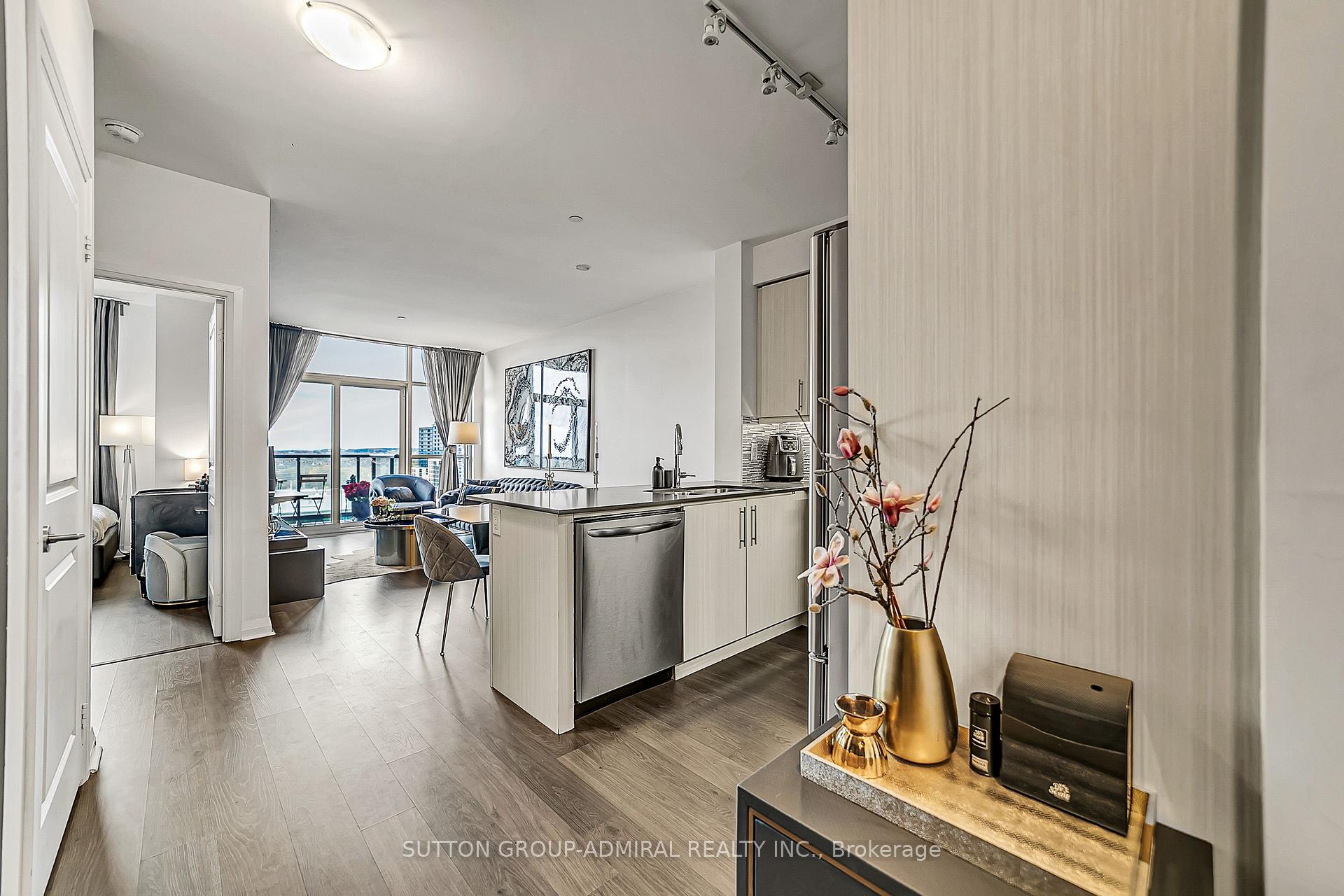 Photo 16 of Unit 1005, 55 Oneida Crescent, Richmond Hill, Langstaff — HOMEH