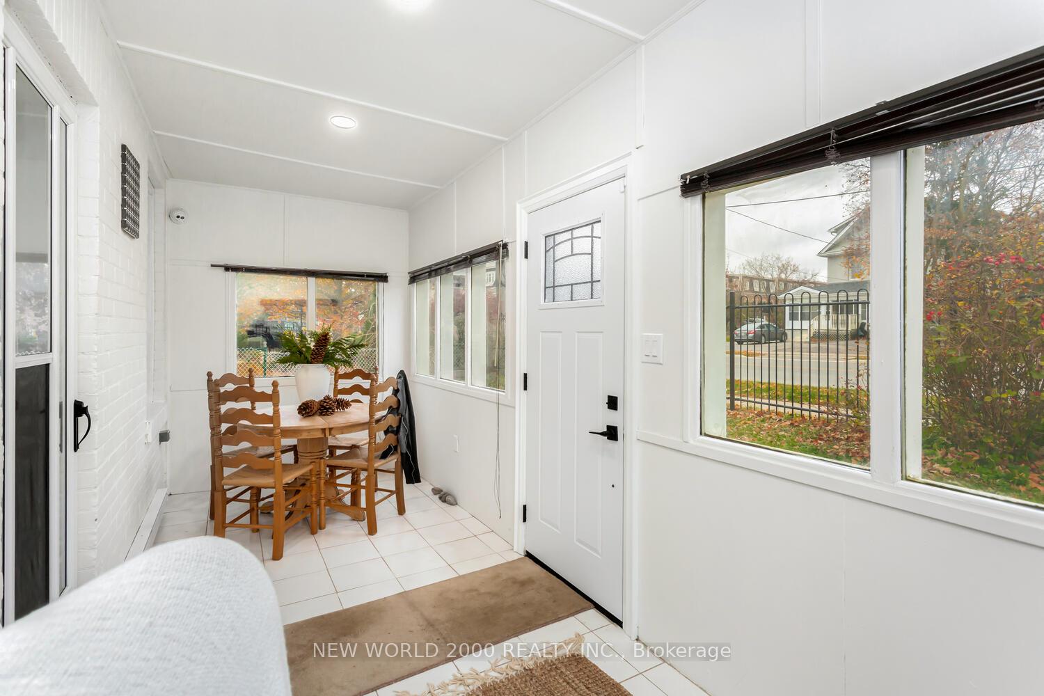Photo 4 of 8071 Kipling Avenue, Vaughan, West Woodbridge — HOMEH