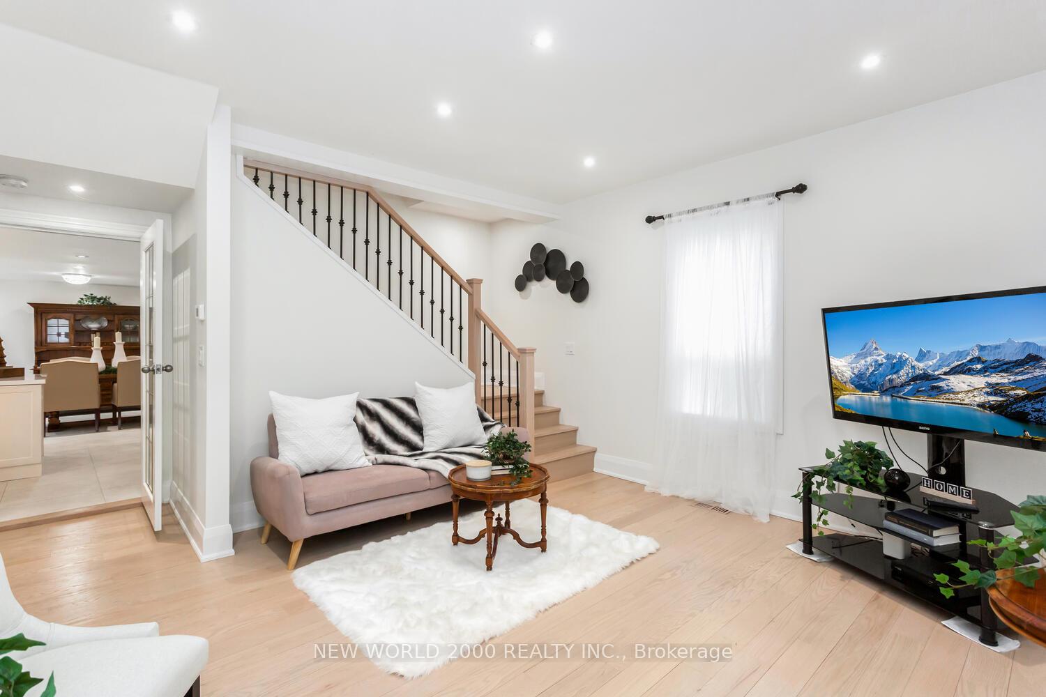 Photo 9 of 8071 Kipling Avenue, Vaughan, West Woodbridge — HOMEH