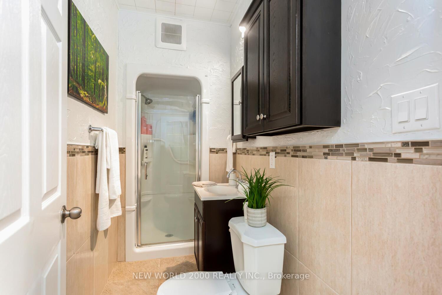 Photo 23 of 8071 Kipling Avenue, Vaughan, West Woodbridge — HOMEH