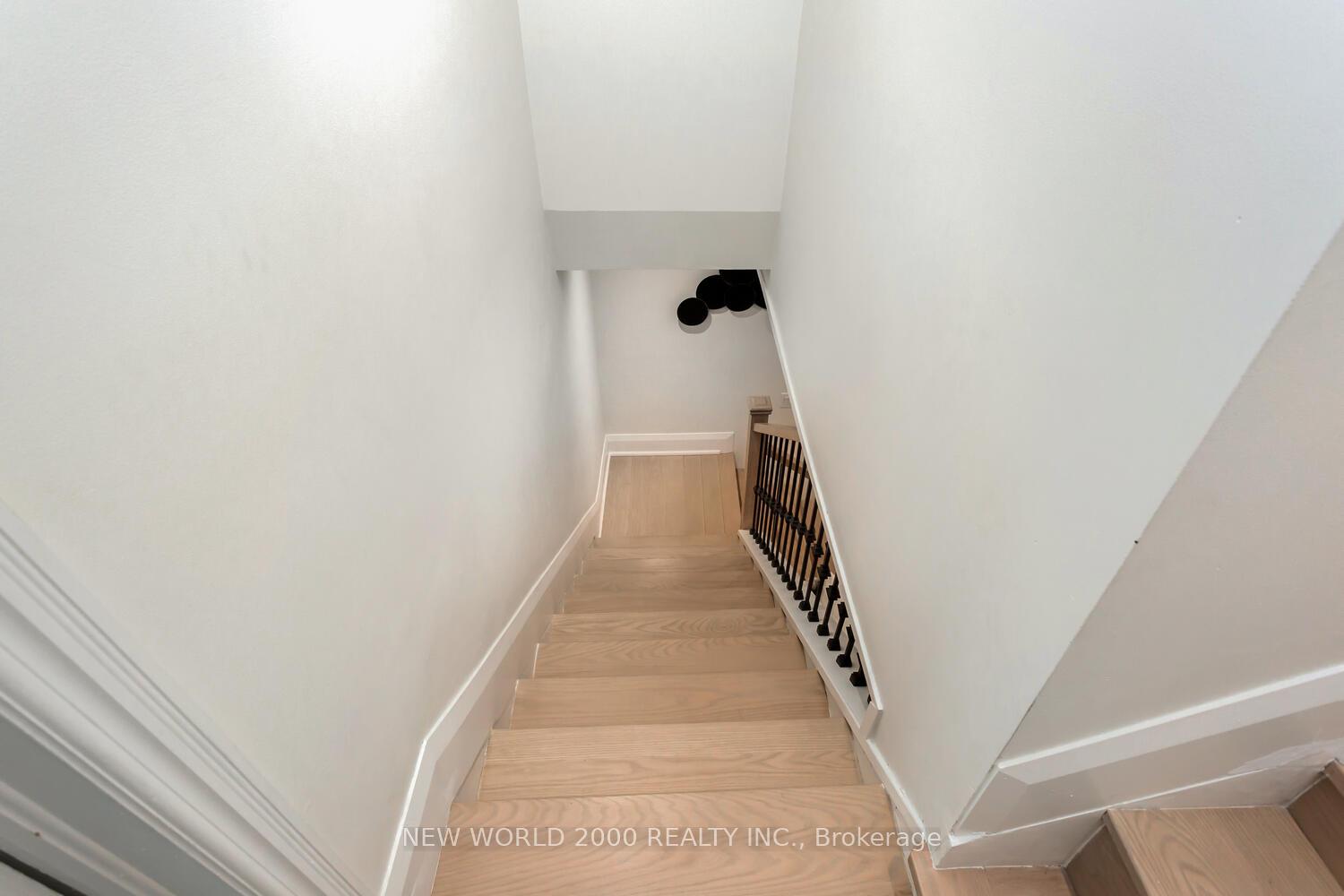 Photo 24 of 8071 Kipling Avenue, Vaughan, West Woodbridge — HOMEH
