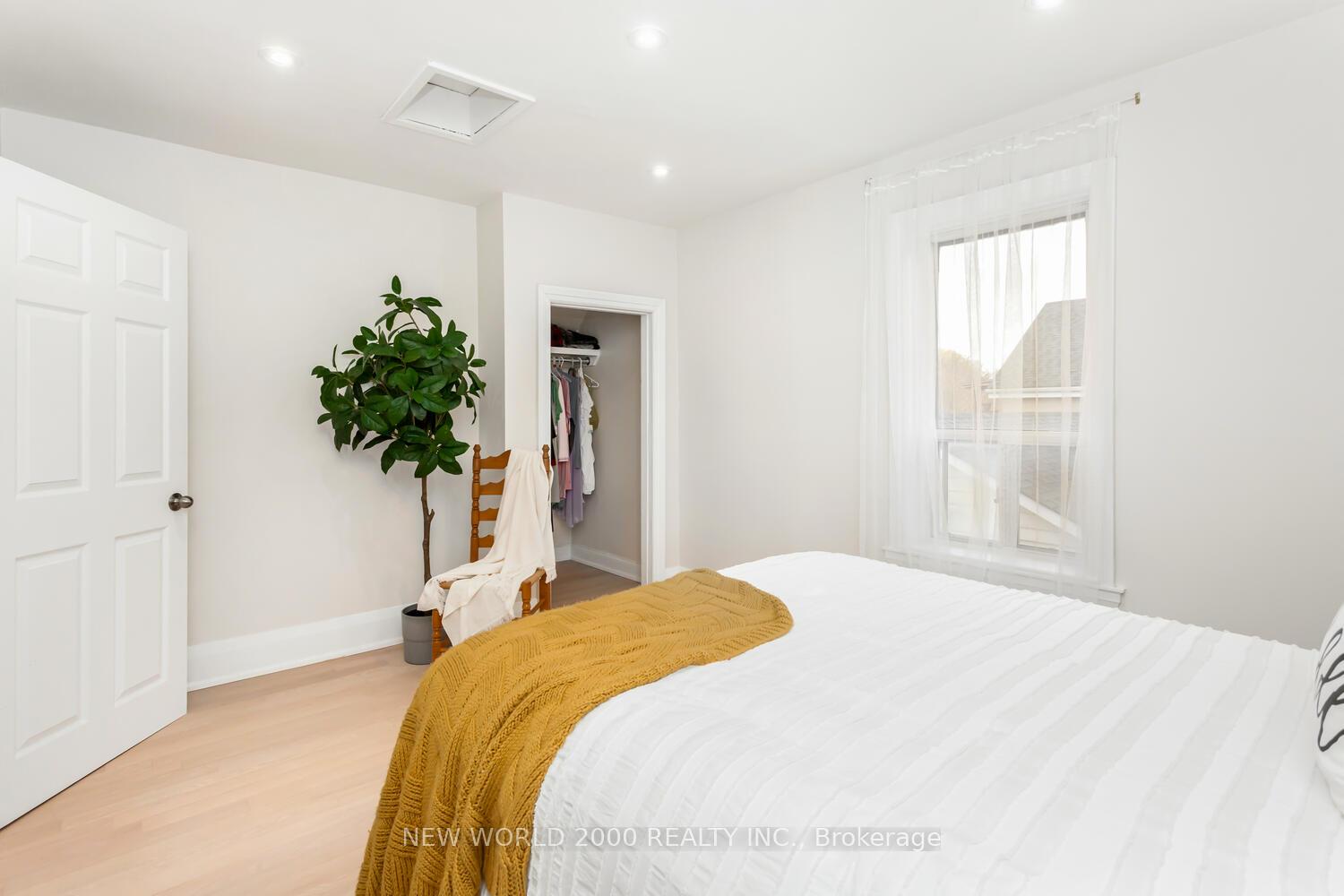 Photo 27 of 8071 Kipling Avenue, Vaughan, West Woodbridge — HOMEH