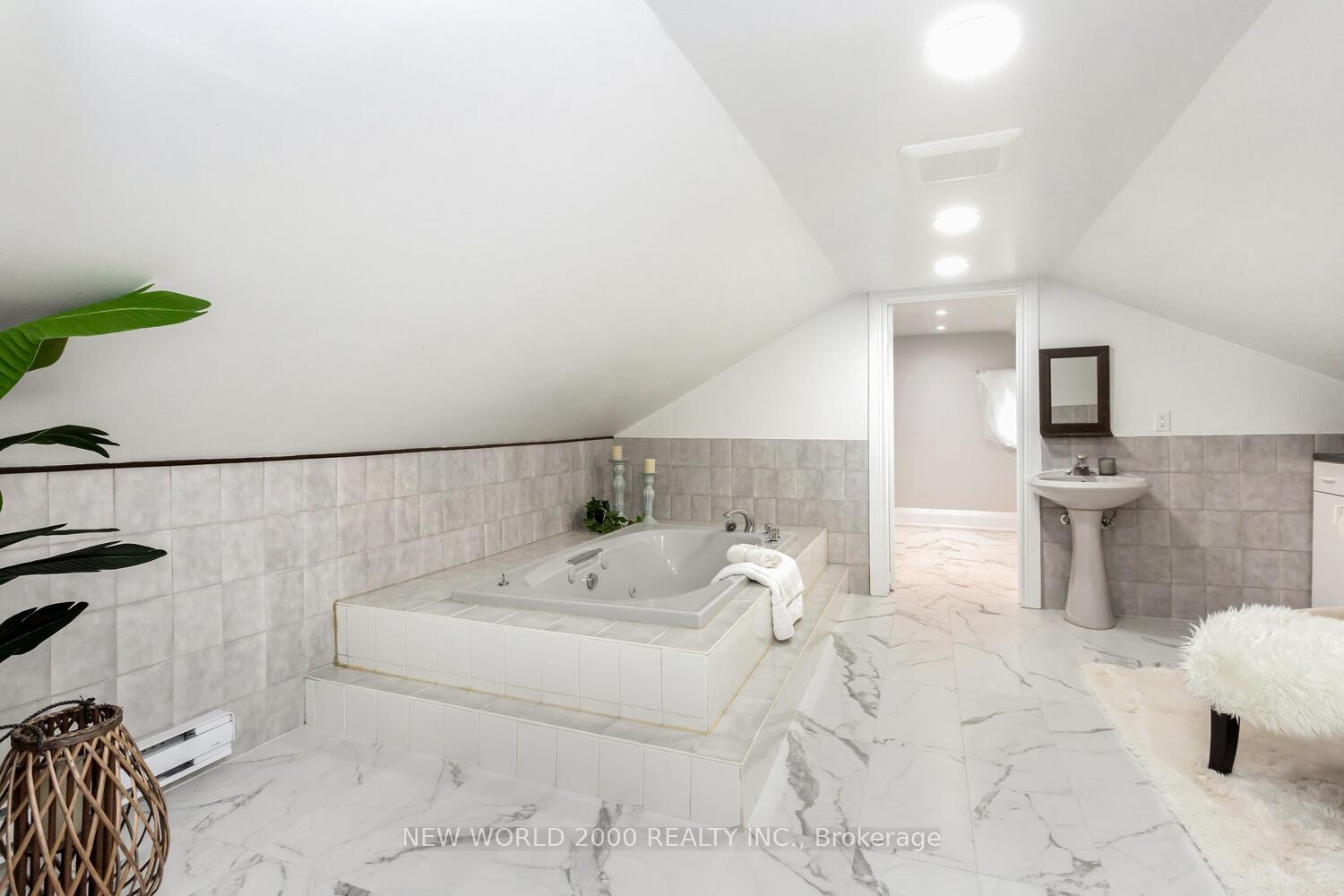 Photo 32 of 8071 Kipling Avenue, Vaughan, West Woodbridge — HOMEH