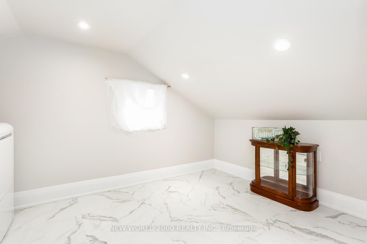 Photo 37 of 8071 Kipling Avenue, Vaughan, West Woodbridge — HOMEH