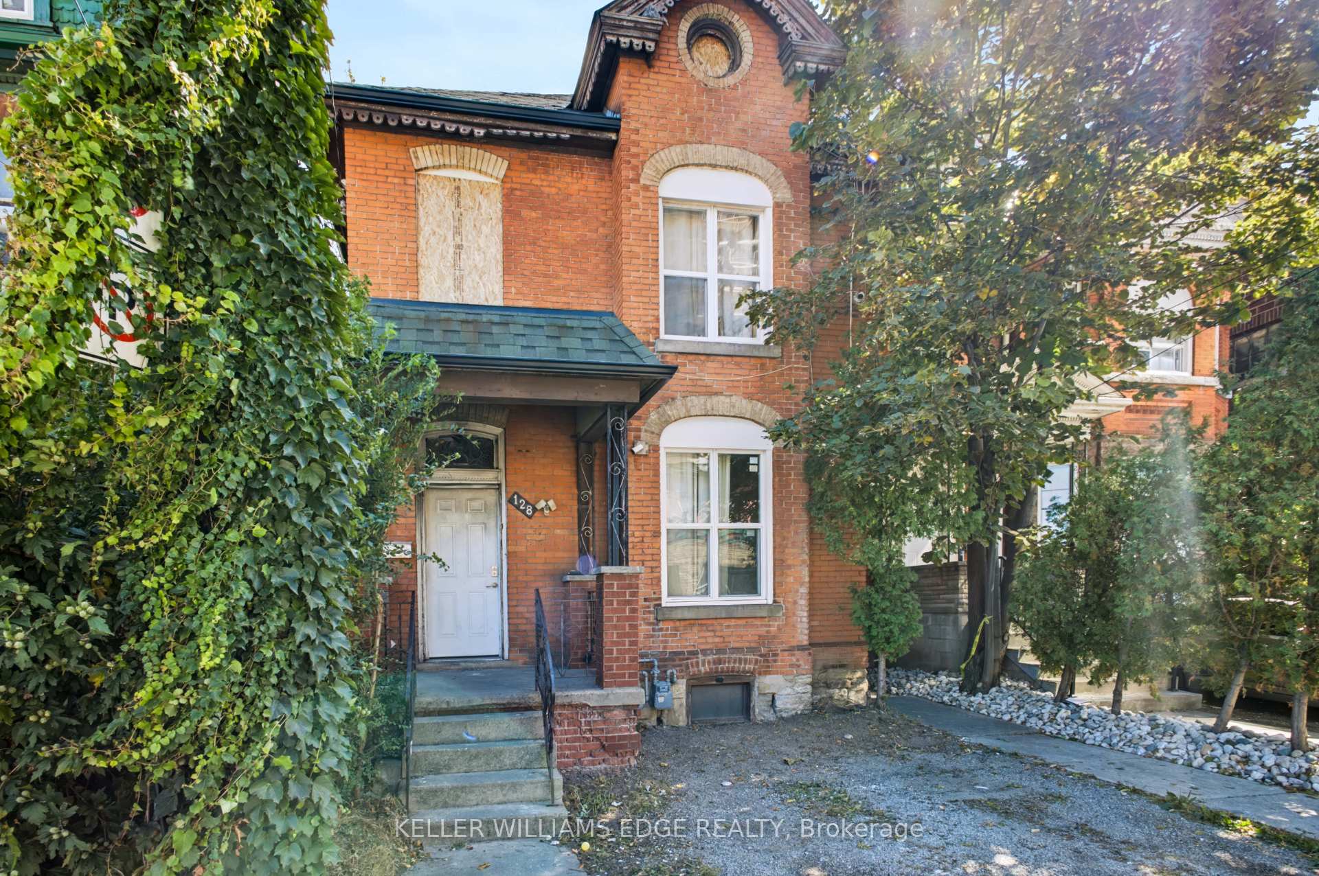Photo 10 of 128 John Street N, Hamilton, Beasley — HOMEH