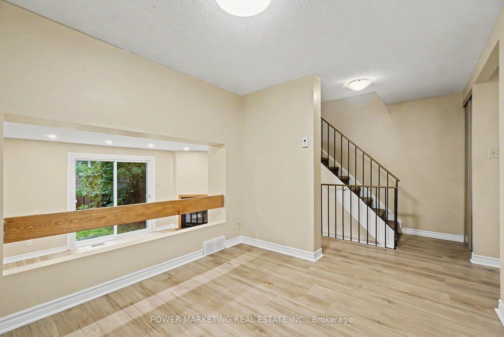 Photo 2 of 1781 Lamoureux Drive, Ottawa, Queenswood Heights South — HOMEH