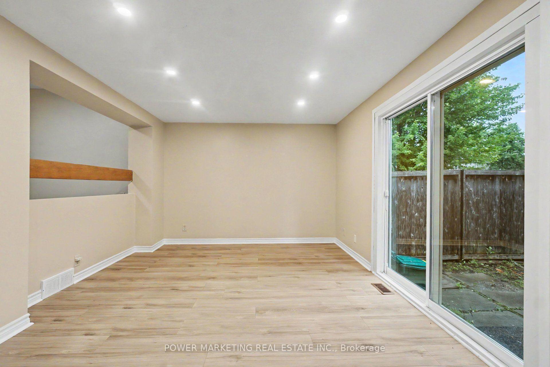 Photo 4 of 1781 Lamoureux Drive, Ottawa, Queenswood Heights South — HOMEH