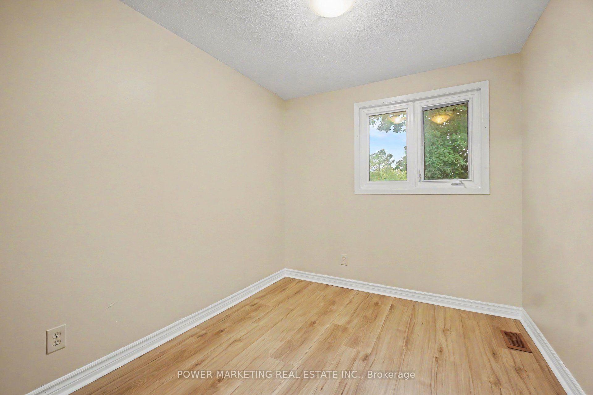 Photo 10 of 1781 Lamoureux Drive, Ottawa, Queenswood Heights South — HOMEH