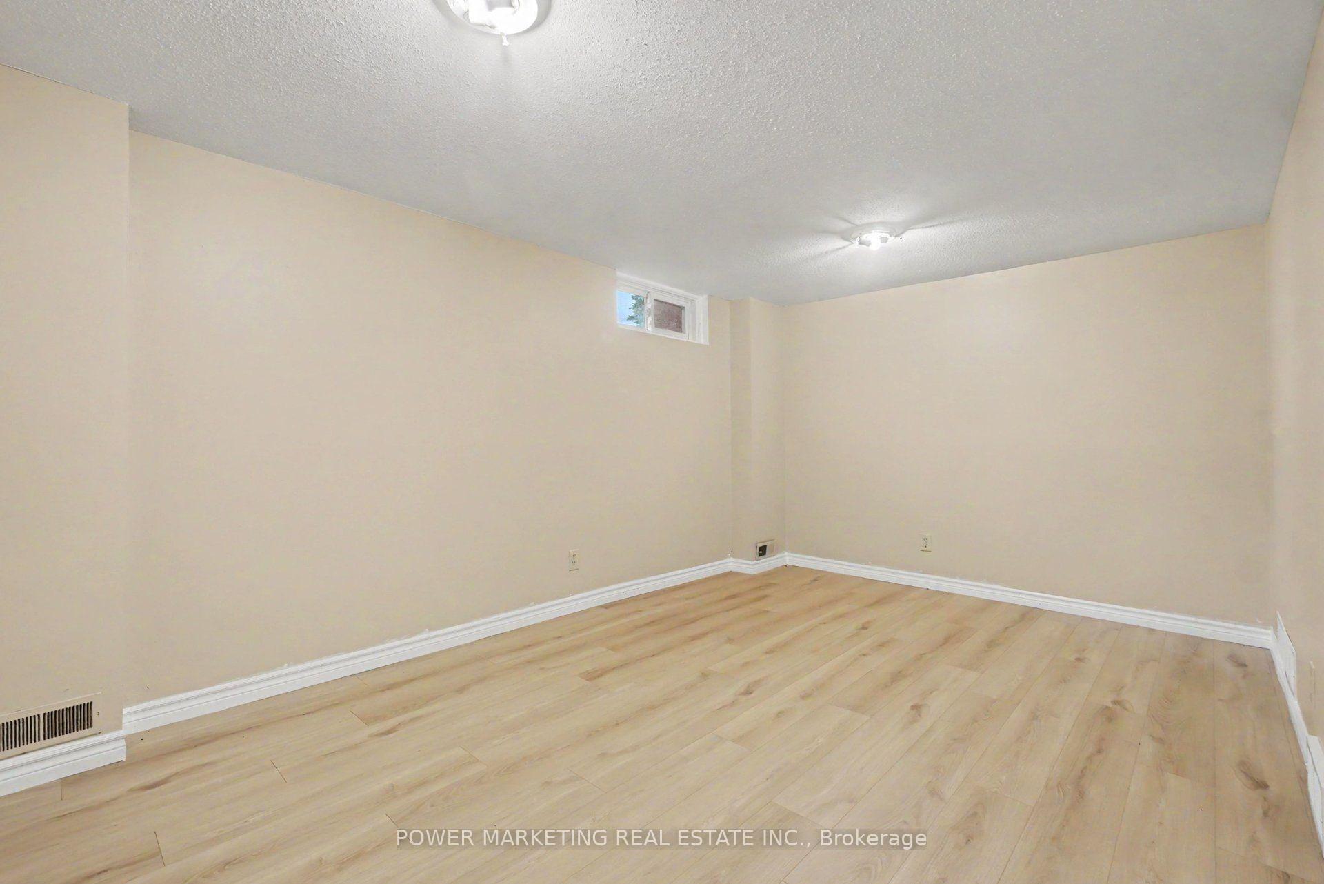 Photo 12 of 1781 Lamoureux Drive, Ottawa, Queenswood Heights South — HOMEH