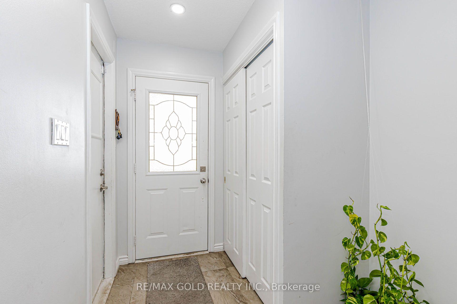 Photo 3 of 240 Simmons Boulevard, Brampton, Madoc — HOMEH