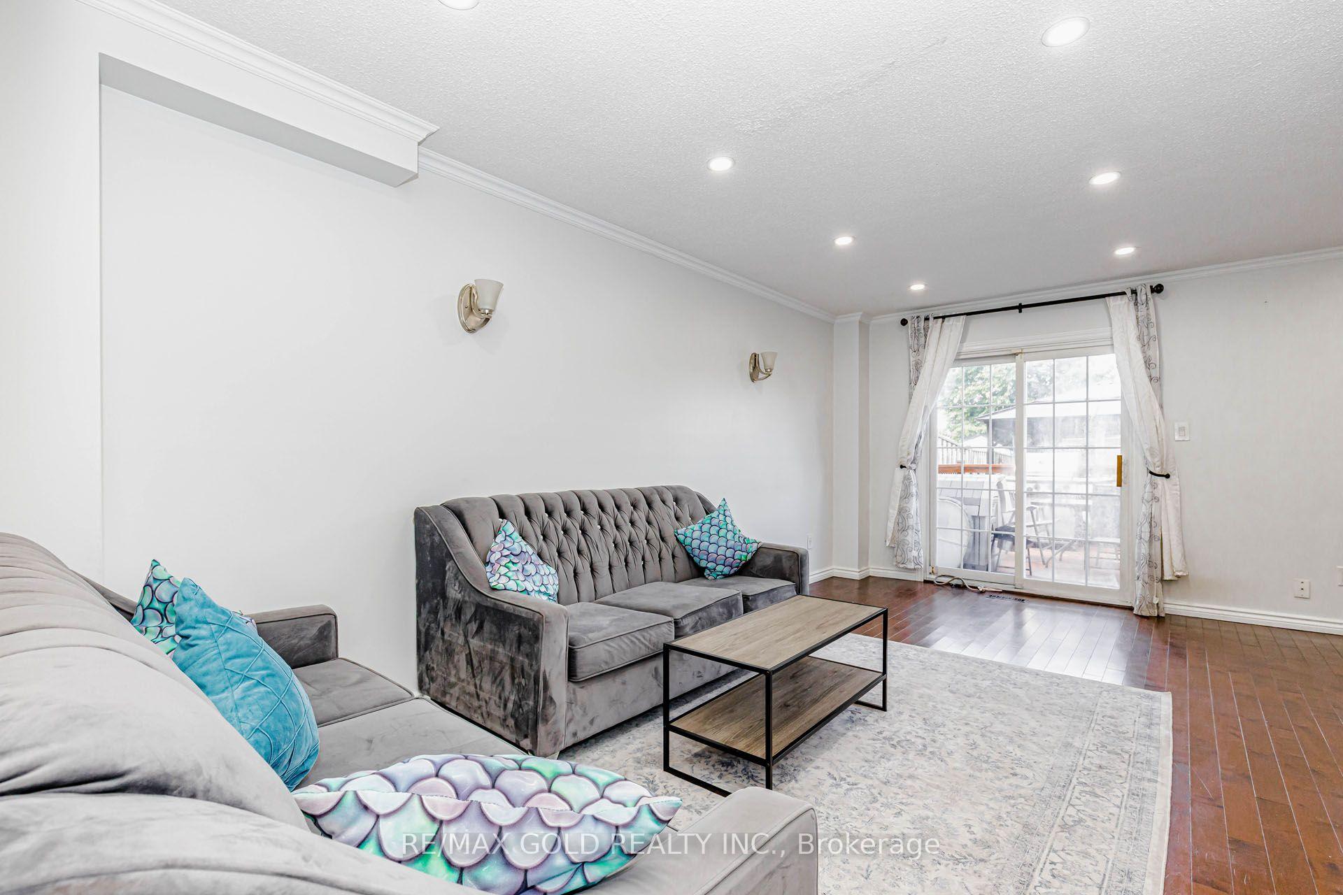 Photo 5 of 240 Simmons Boulevard, Brampton, Madoc — HOMEH