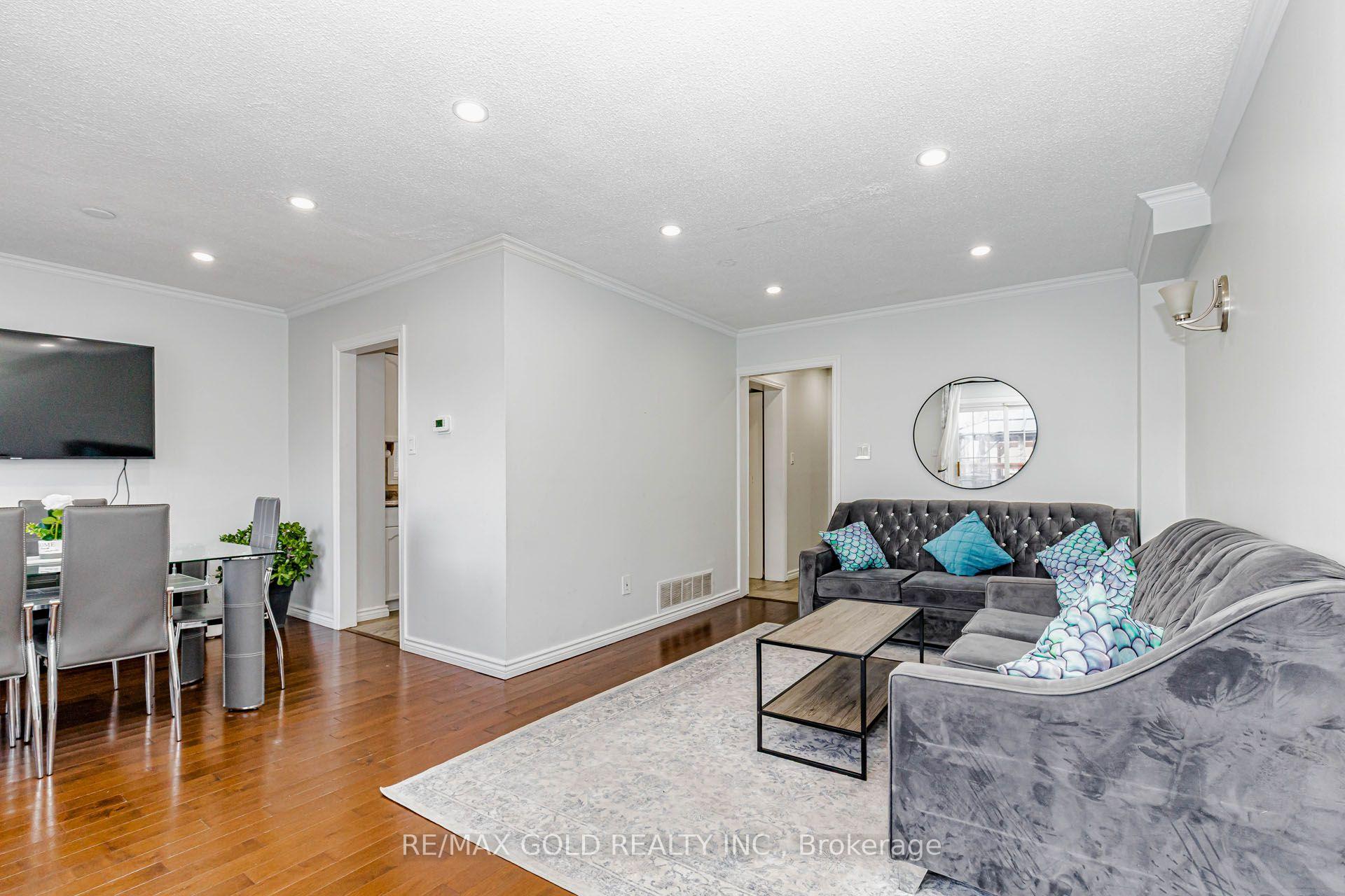 Photo 6 of 240 Simmons Boulevard, Brampton, Madoc — HOMEH