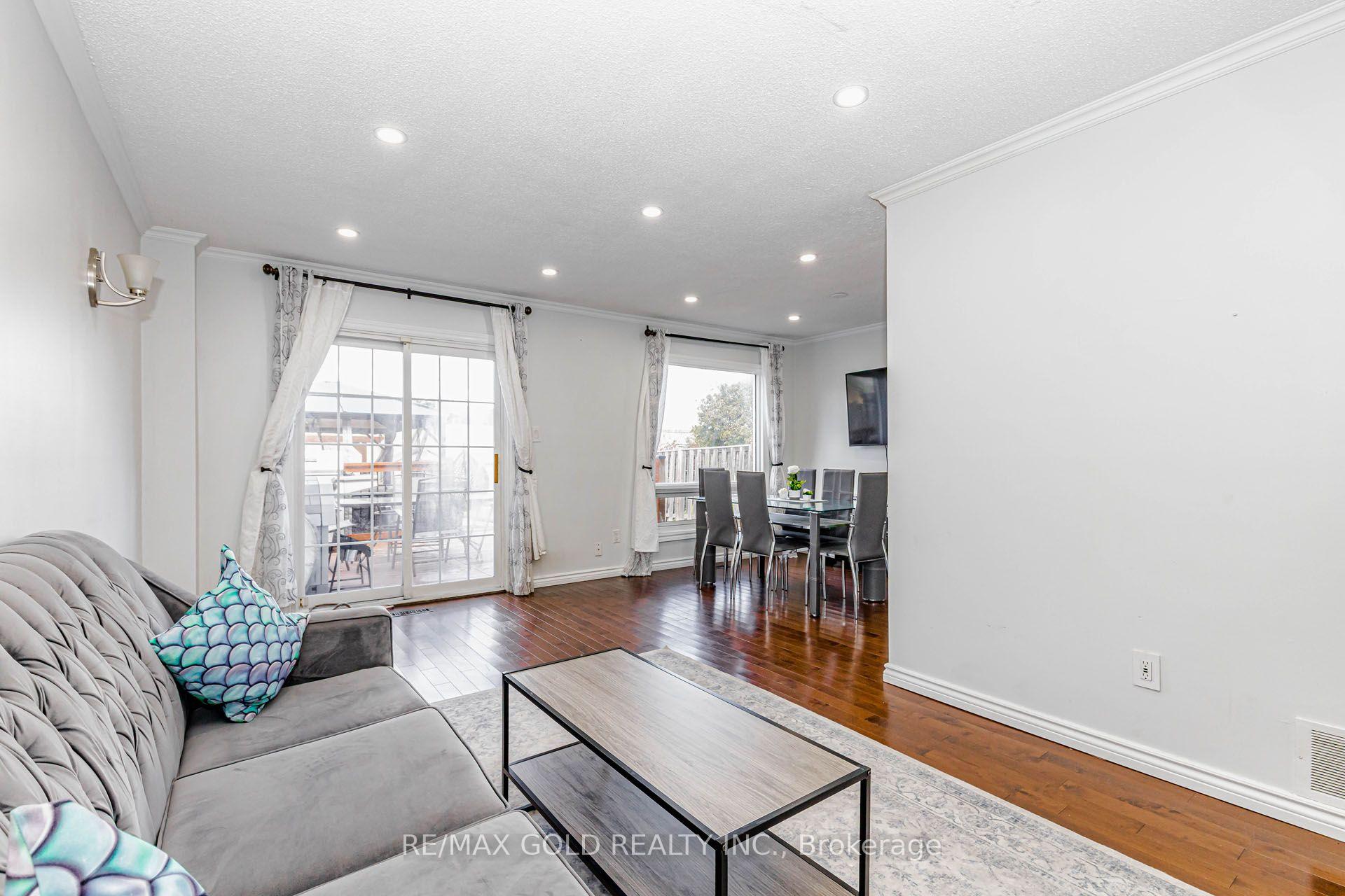 Photo 7 of 240 Simmons Boulevard, Brampton, Madoc — HOMEH