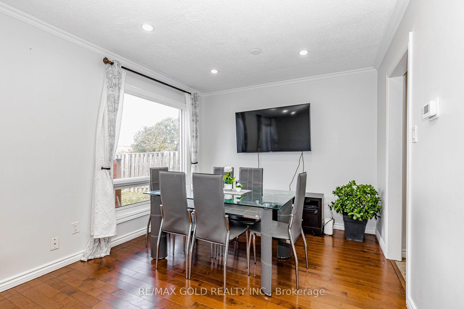 Photo 8 of 240 Simmons Boulevard, Brampton, Madoc — HOMEH