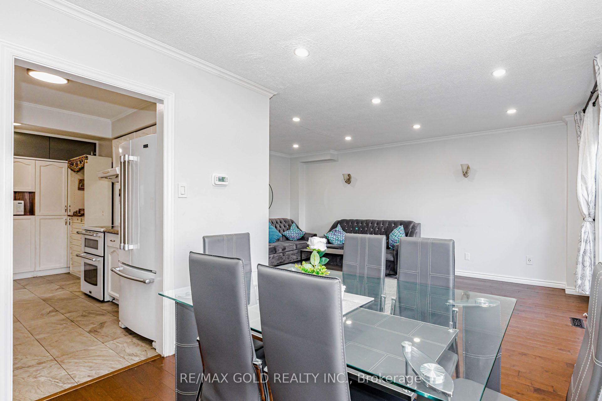 Photo 9 of 240 Simmons Boulevard, Brampton, Madoc — HOMEH