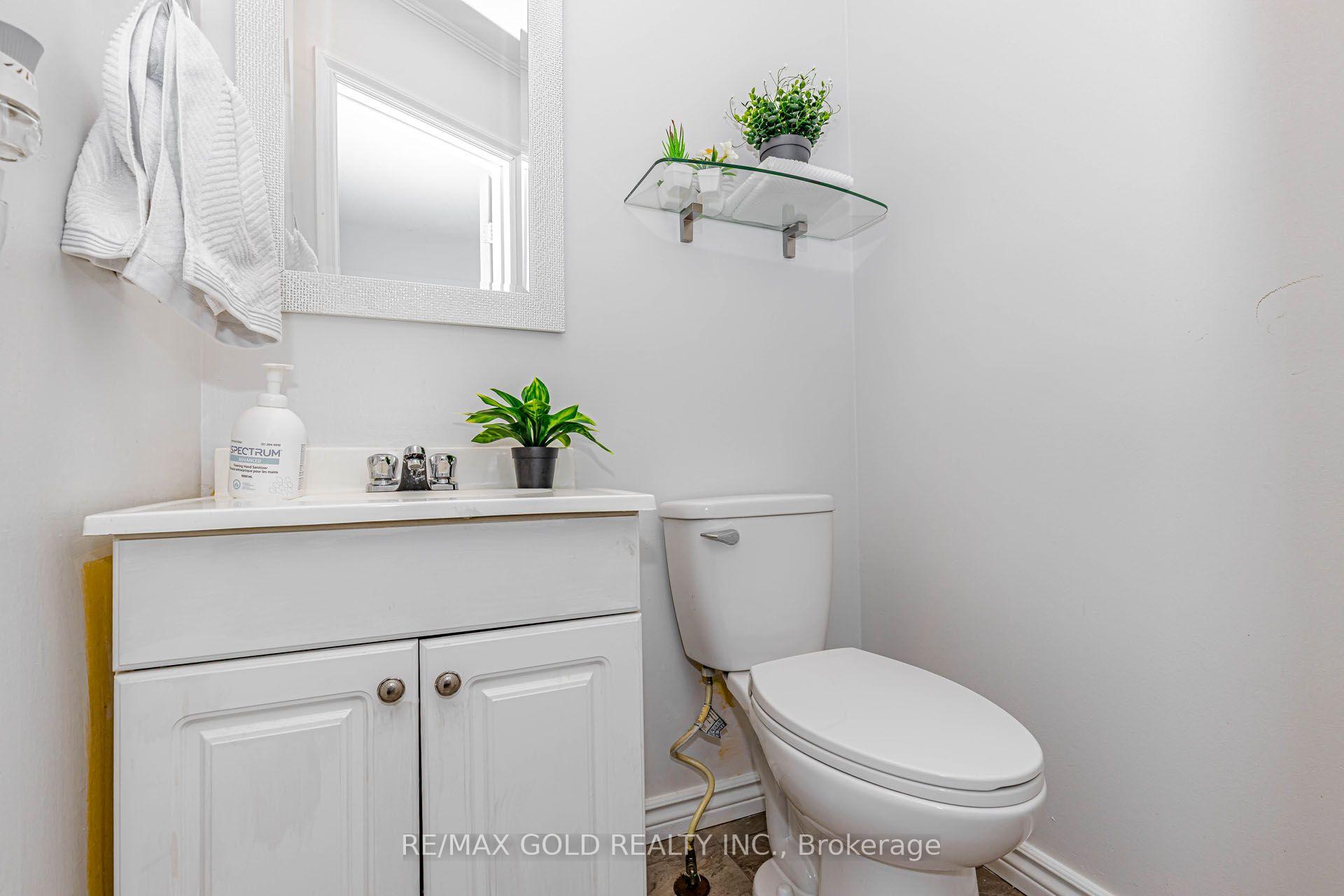 Photo 14 of 240 Simmons Boulevard, Brampton, Madoc — HOMEH