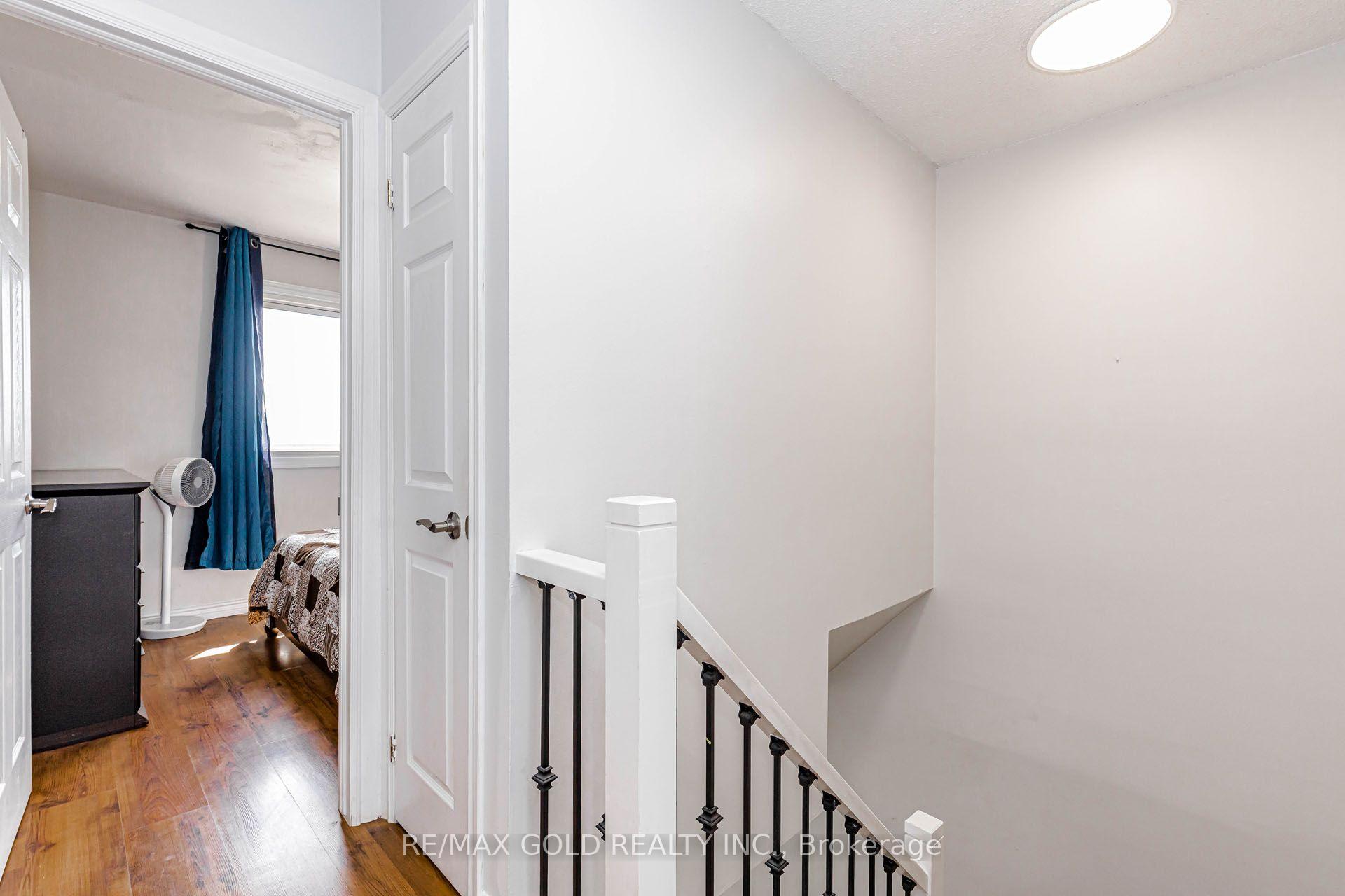 Photo 23 of 240 Simmons Boulevard, Brampton, Madoc — HOMEH