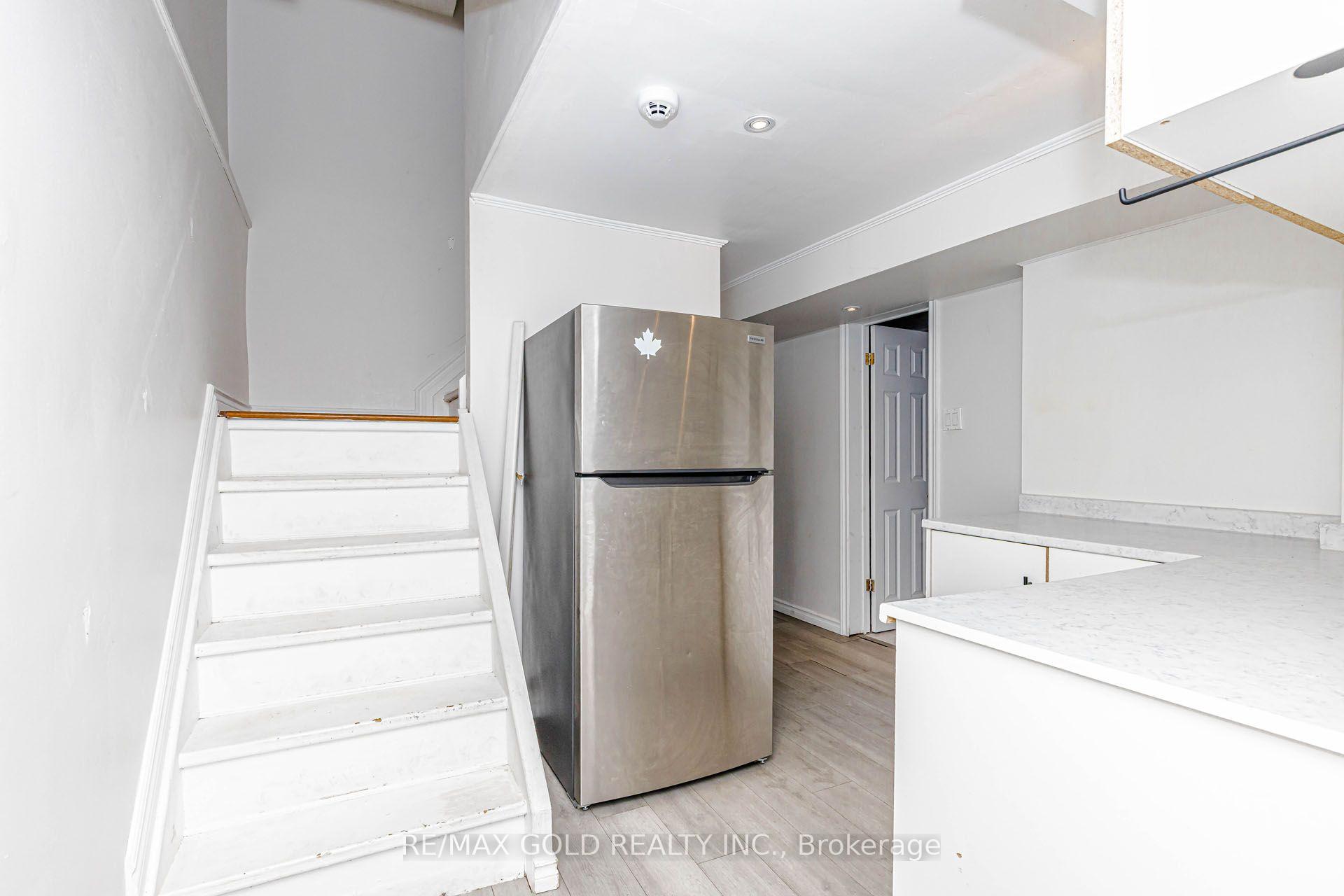 Photo 26 of 240 Simmons Boulevard, Brampton, Madoc — HOMEH