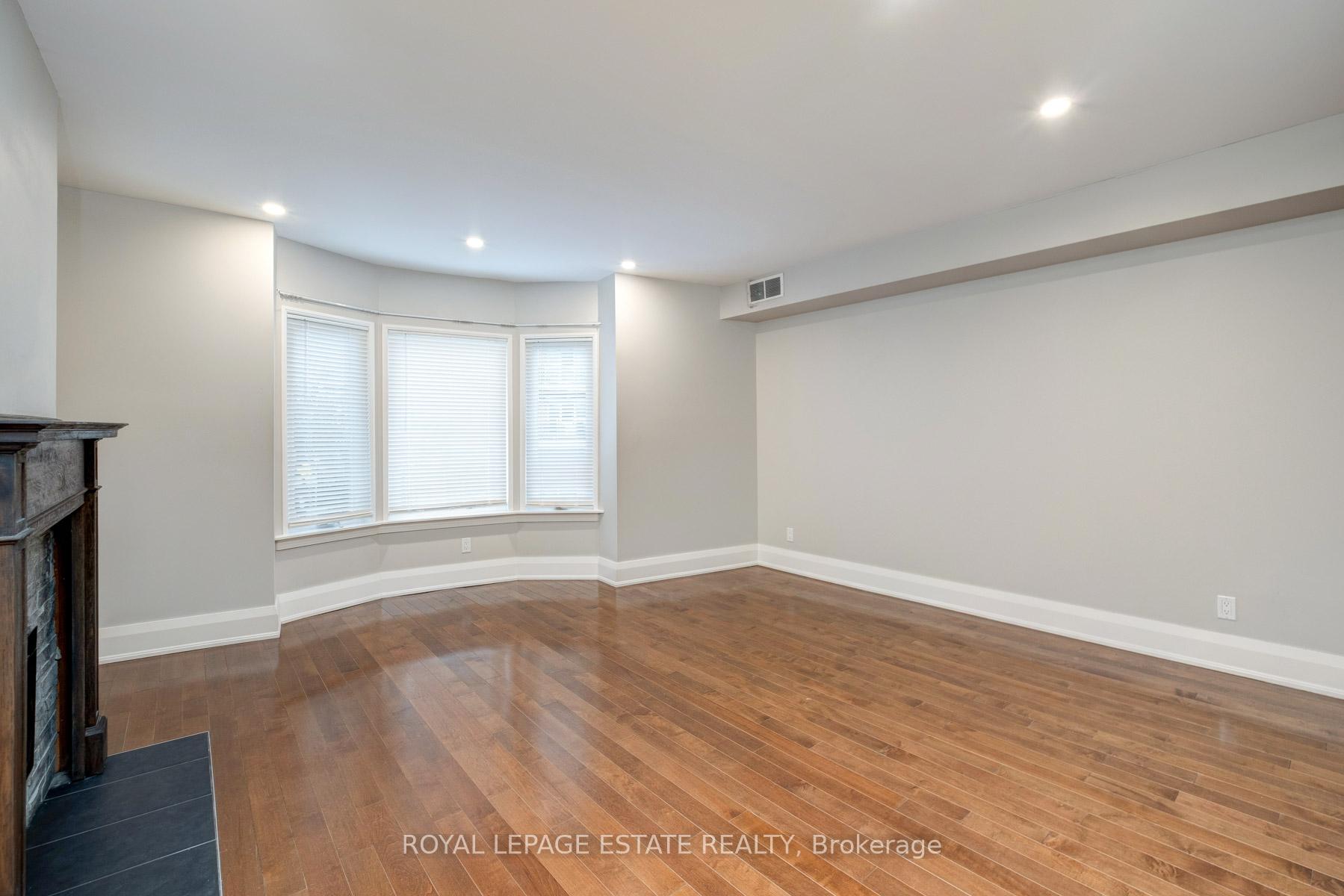Photo 6 of Unit Upper, 322 Silver Birch Avenue, Toronto, The Beaches — HOMEH