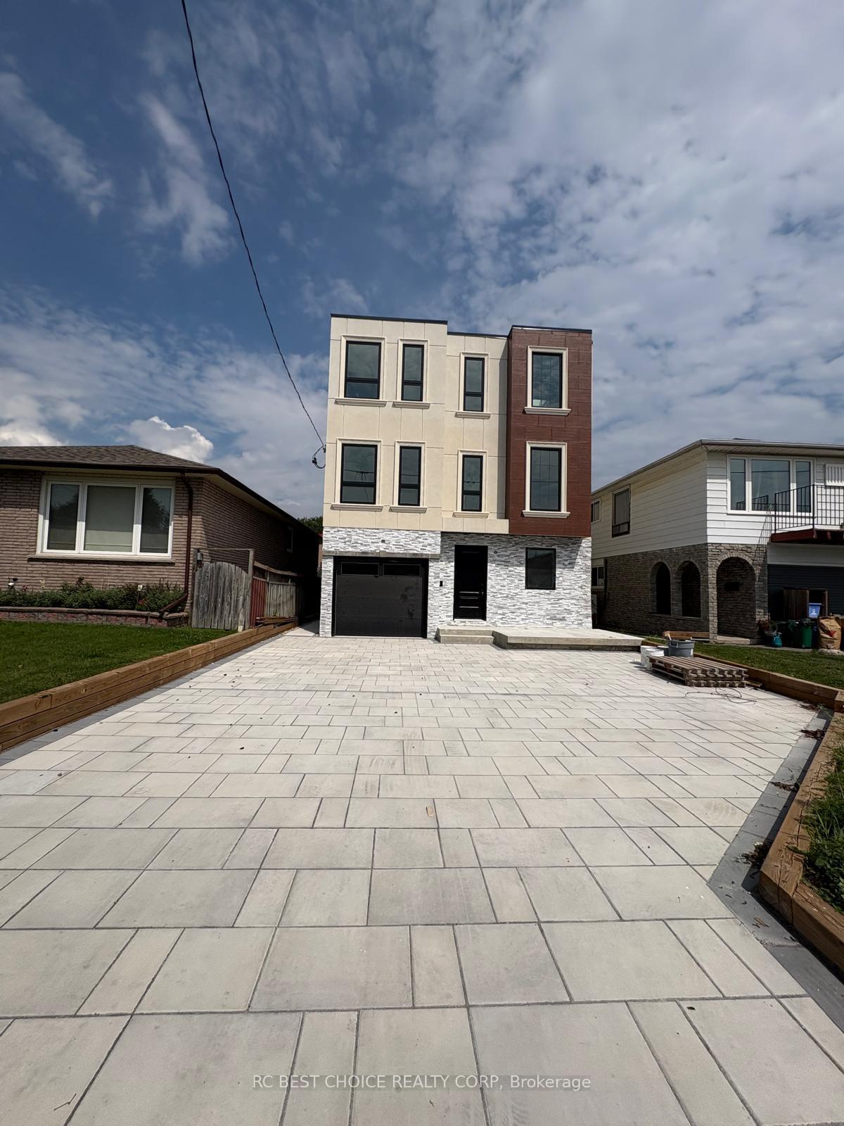 Photo 2 of 113 Grenfell Street, Oshawa, Vanier — HOMEH