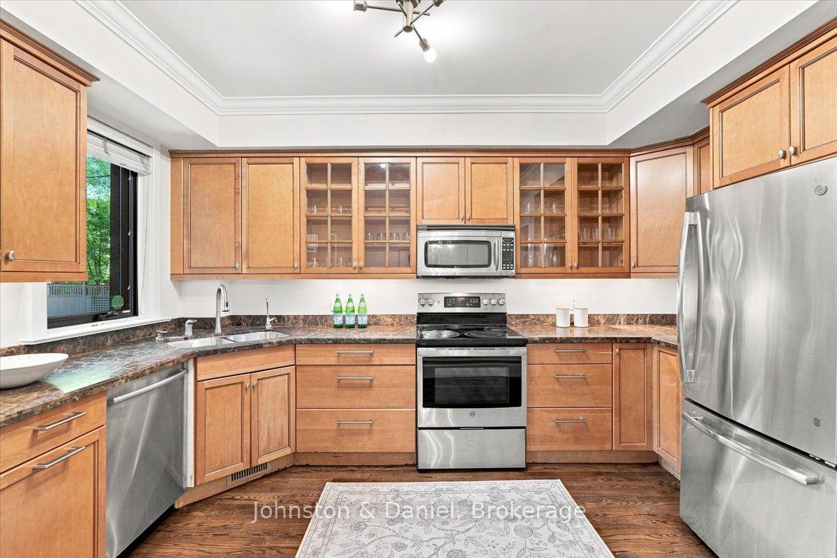 Photo 11 of 16 Barton Avenue, Toronto, The Annex — HOMEH
