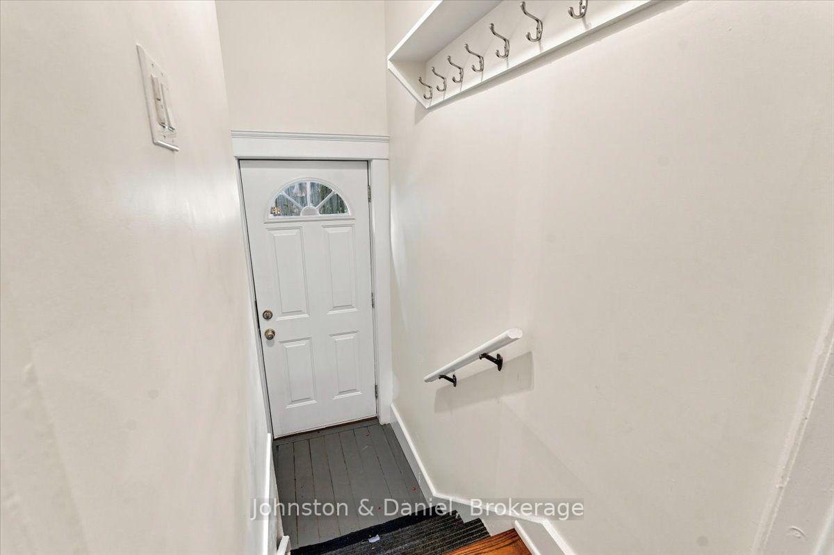 Photo 15 of 16 Barton Avenue, Toronto, The Annex — HOMEH