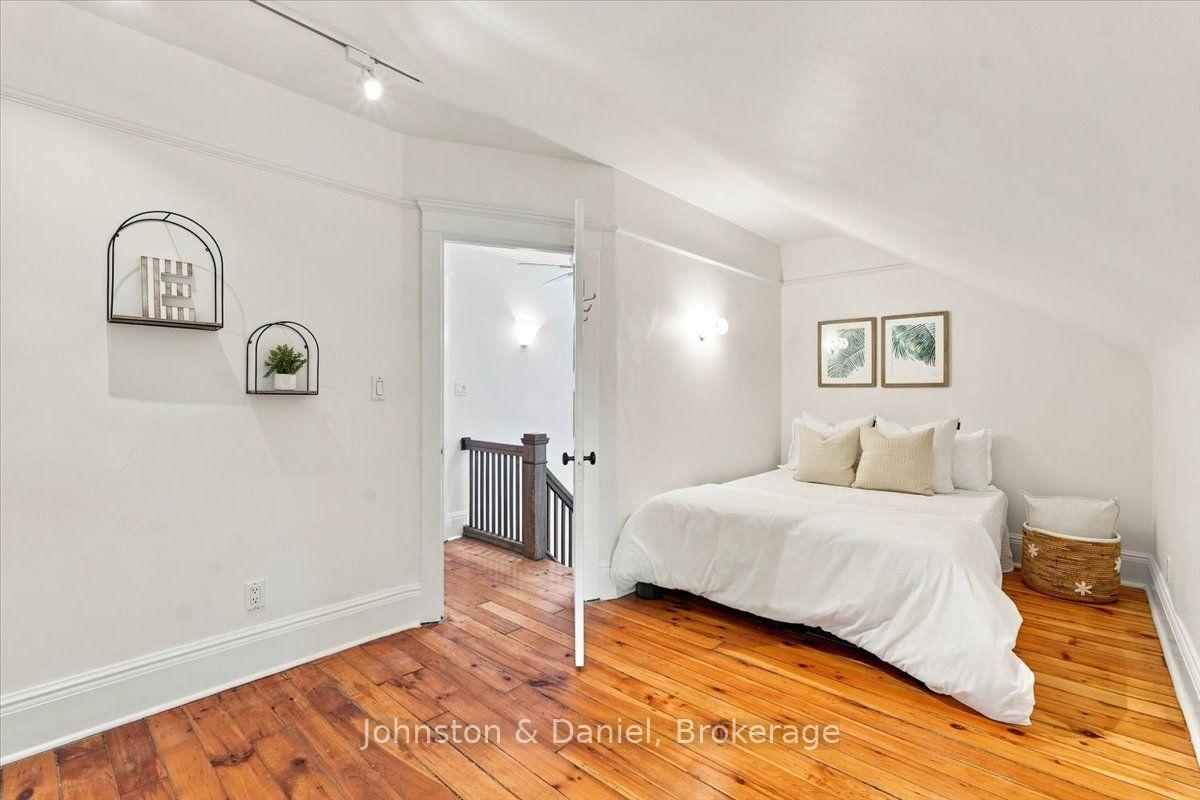 Photo 30 of 16 Barton Avenue, Toronto, The Annex — HOMEH